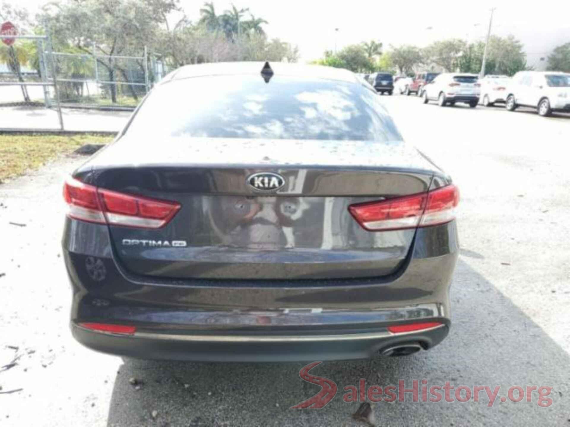 KNAGT4L3XJ5236353 2018 KIA OPTIMA