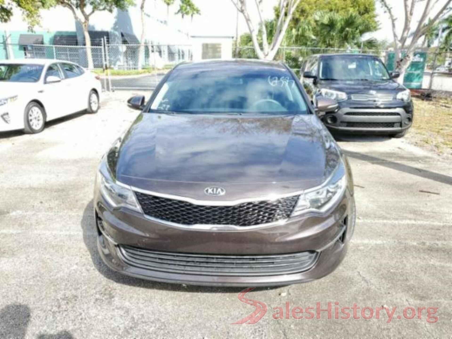 KNAGT4L3XJ5236353 2018 KIA OPTIMA