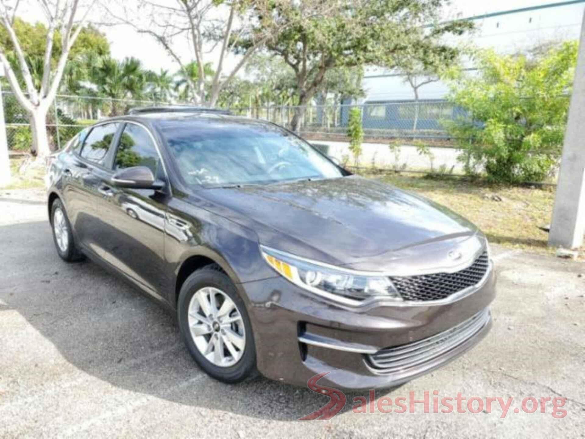 KNAGT4L3XJ5236353 2018 KIA OPTIMA