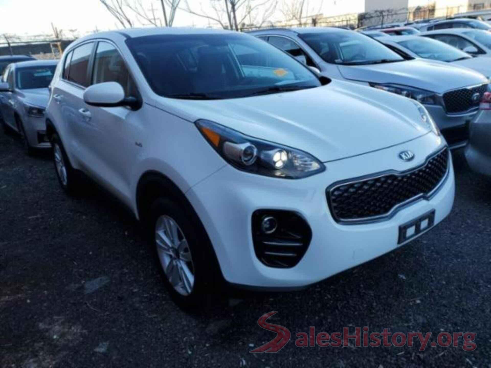 KNDPMCAC8J7413872 2018 KIA SPORTAGE