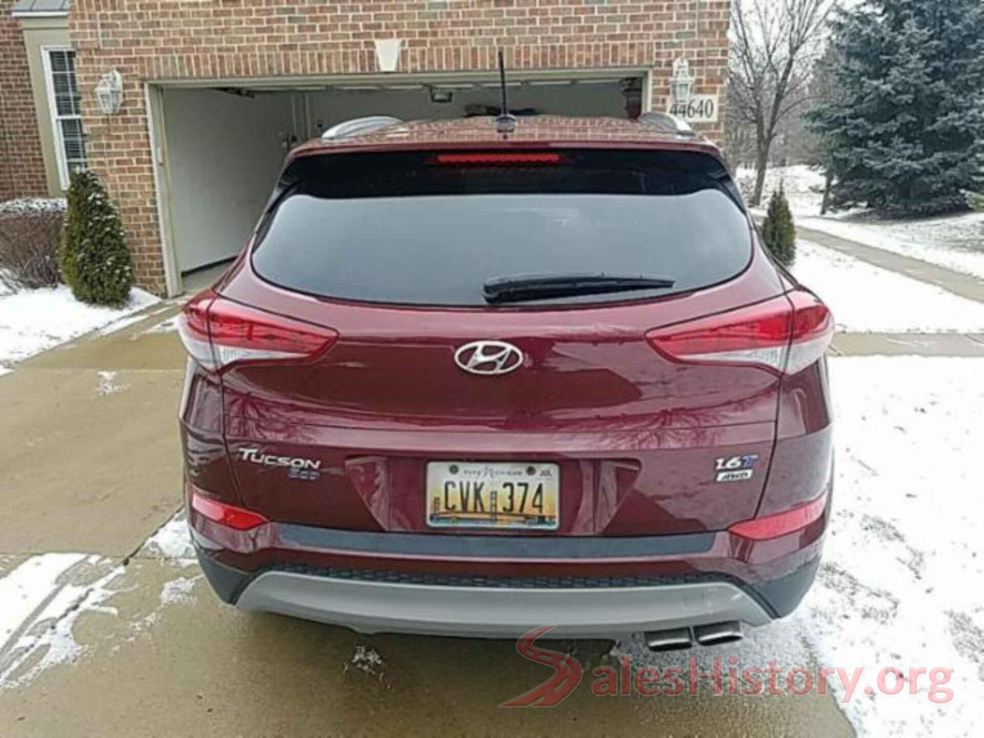 KM8J3CA27HU422005 2017 HYUNDAI TUCSON