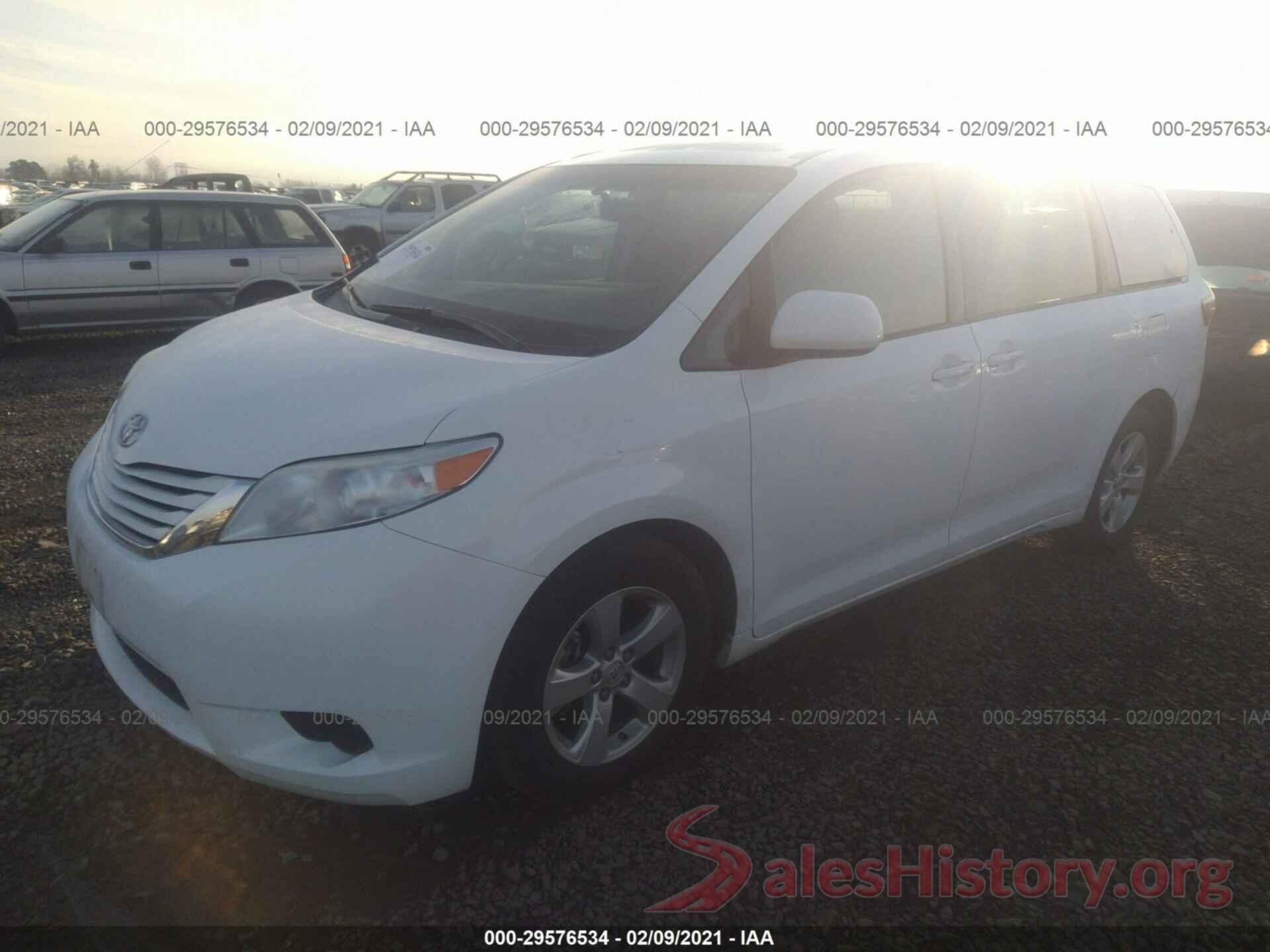 5TDKZ3DC3HS781769 2017 TOYOTA SIENNA