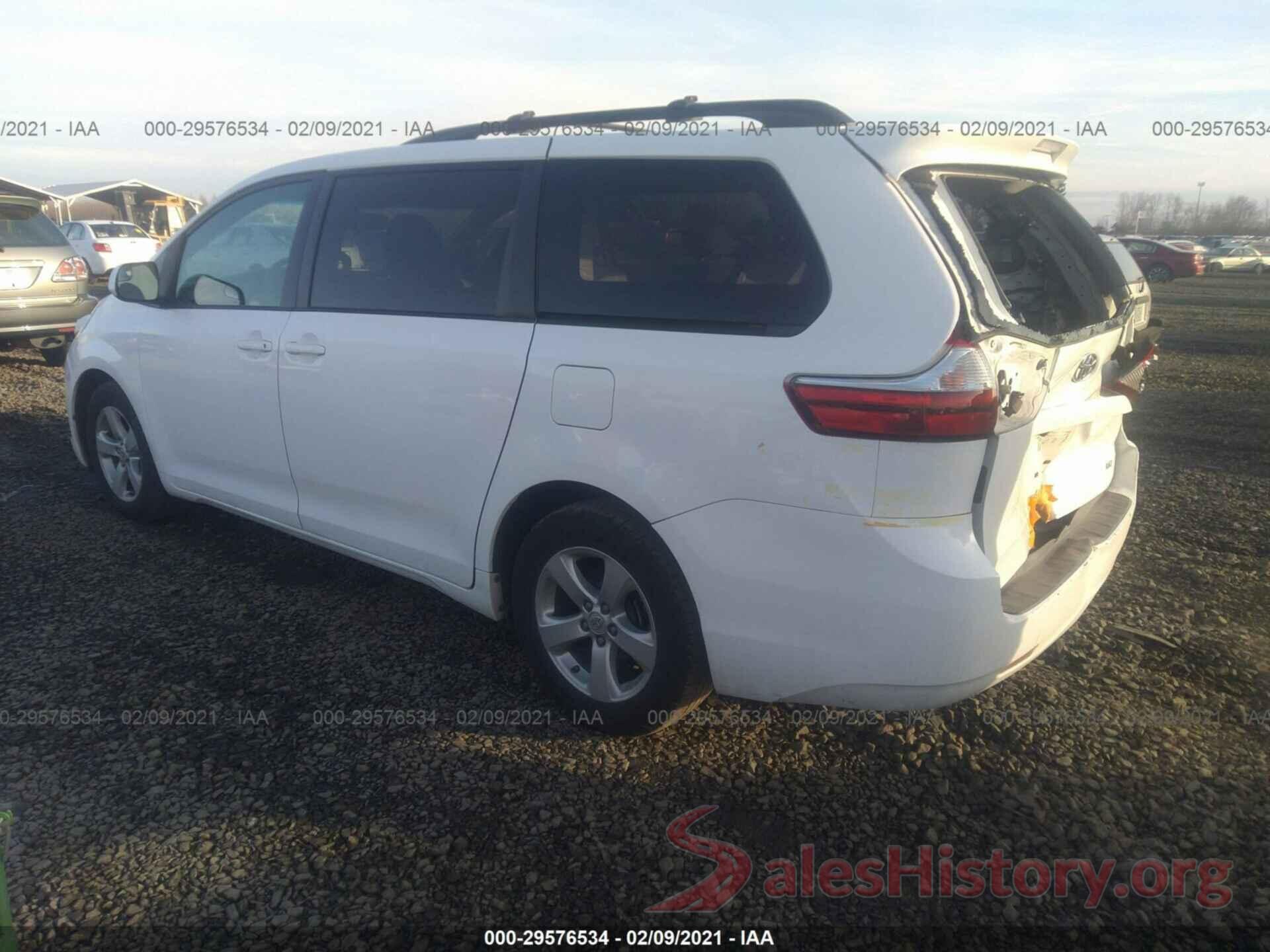 5TDKZ3DC3HS781769 2017 TOYOTA SIENNA