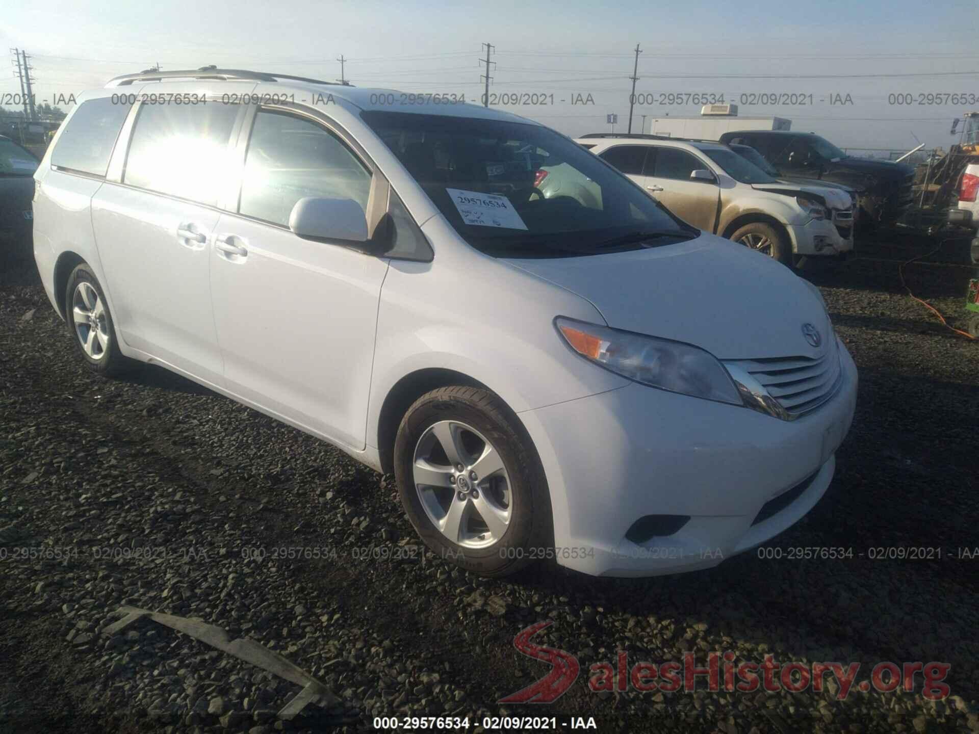 5TDKZ3DC3HS781769 2017 TOYOTA SIENNA