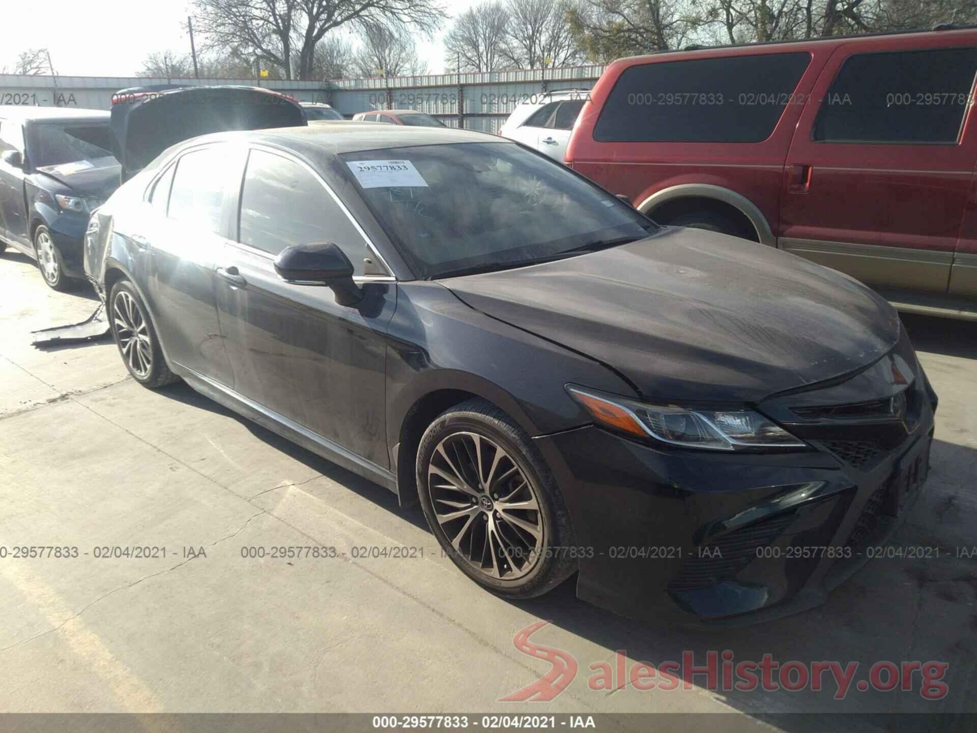 JTNB11HK3J3047780 2018 TOYOTA CAMRY