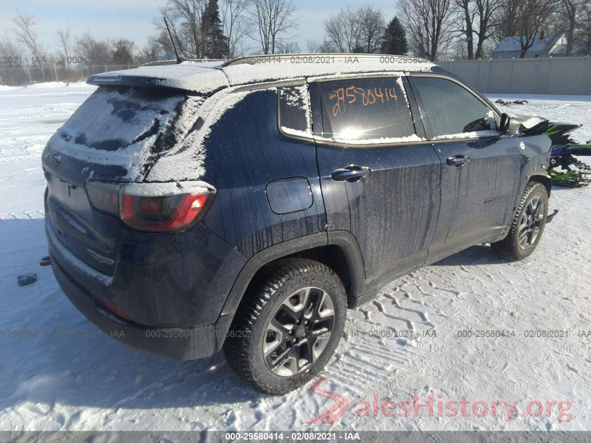 3C4NJDDB8JT266439 2018 JEEP COMPASS