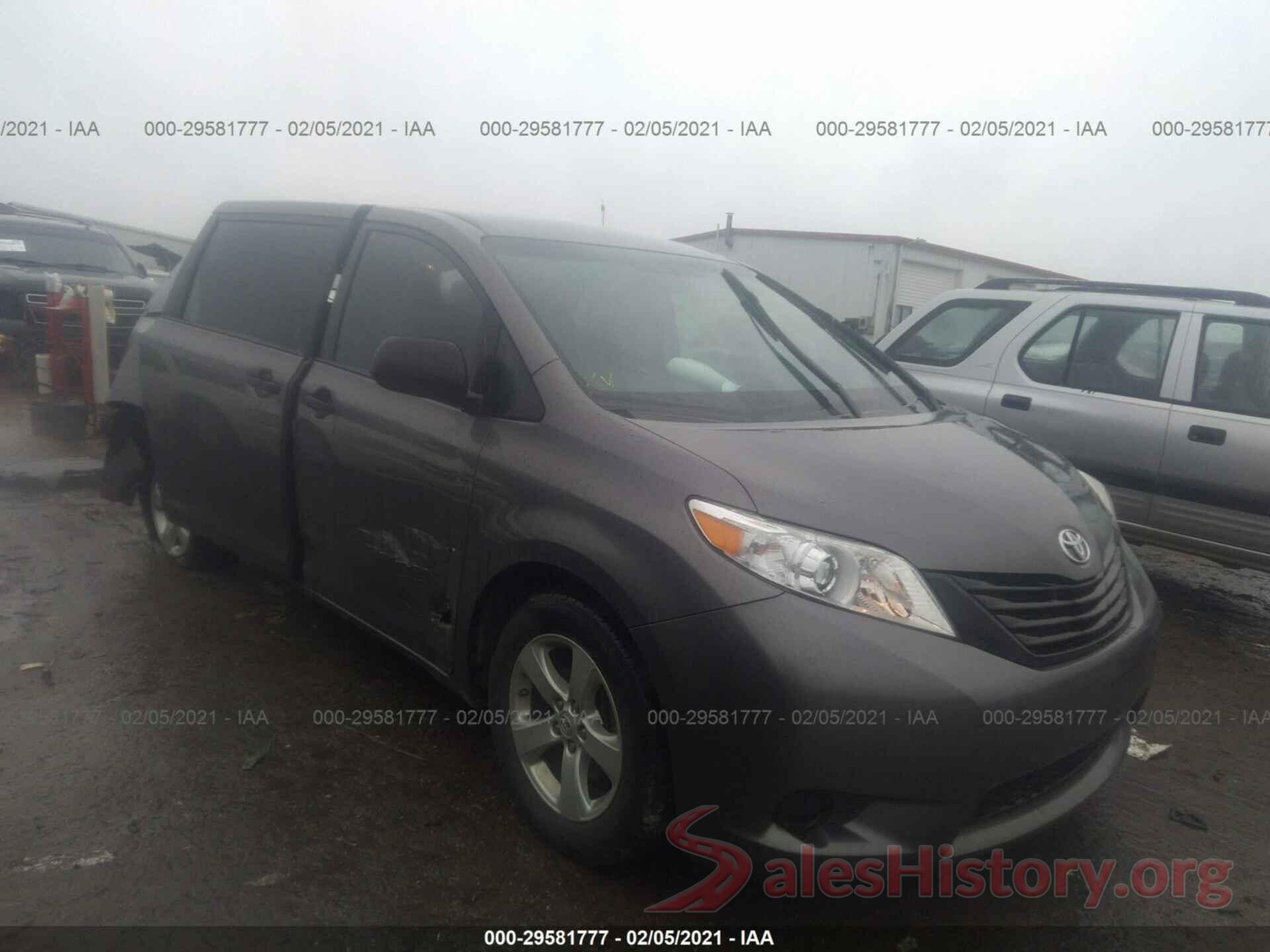 5TDZZ3DC8HS794144 2017 TOYOTA SIENNA