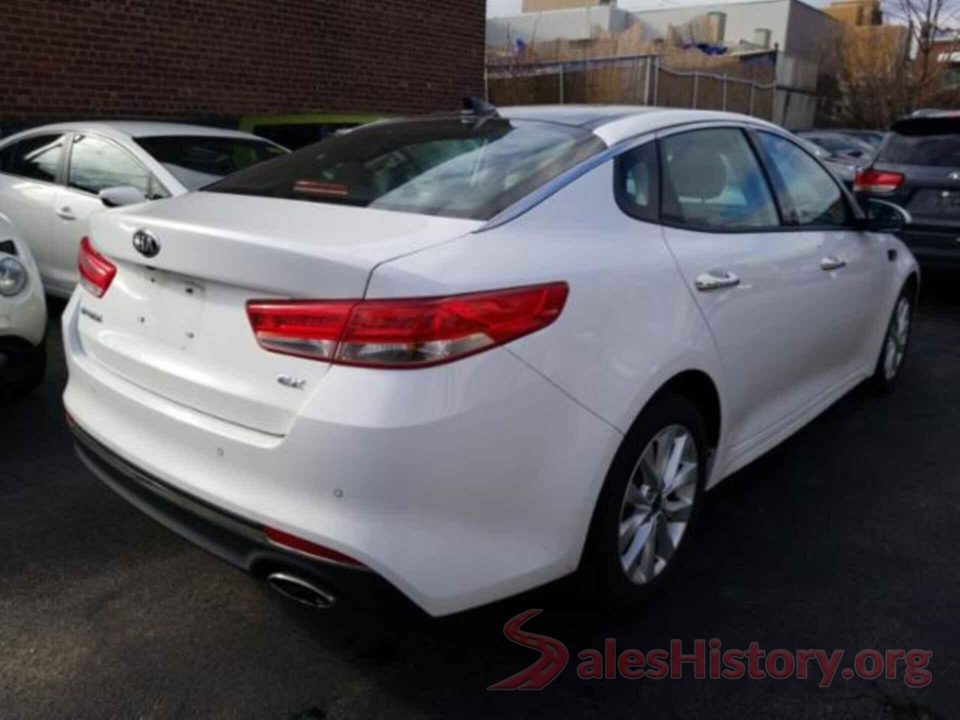 5XXGU4L30JG233201 2018 KIA OPTIMA