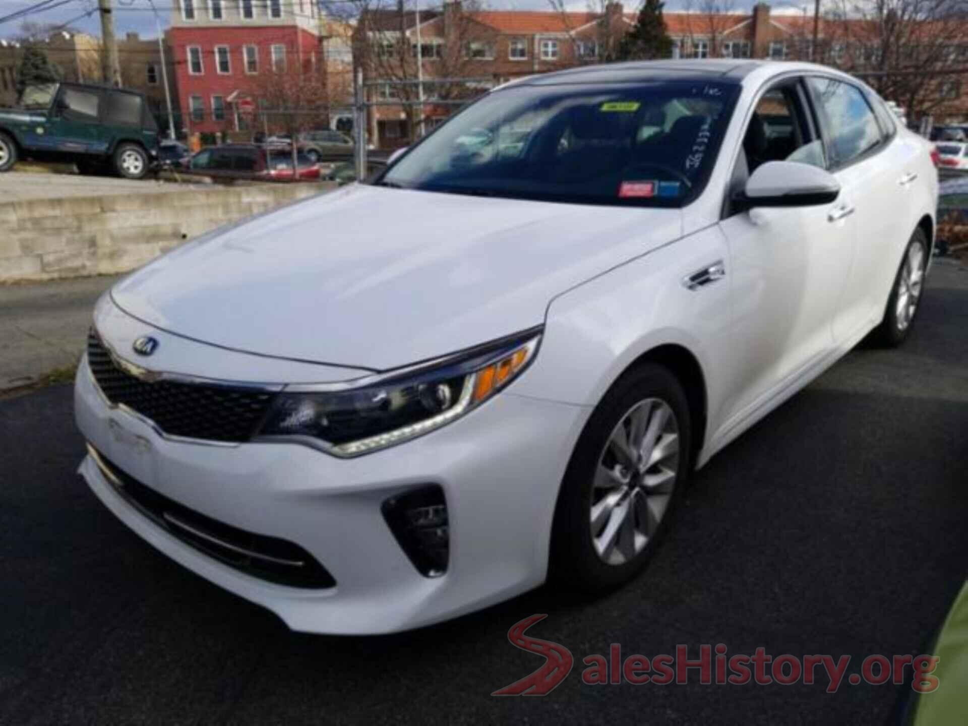 5XXGU4L30JG233201 2018 KIA OPTIMA