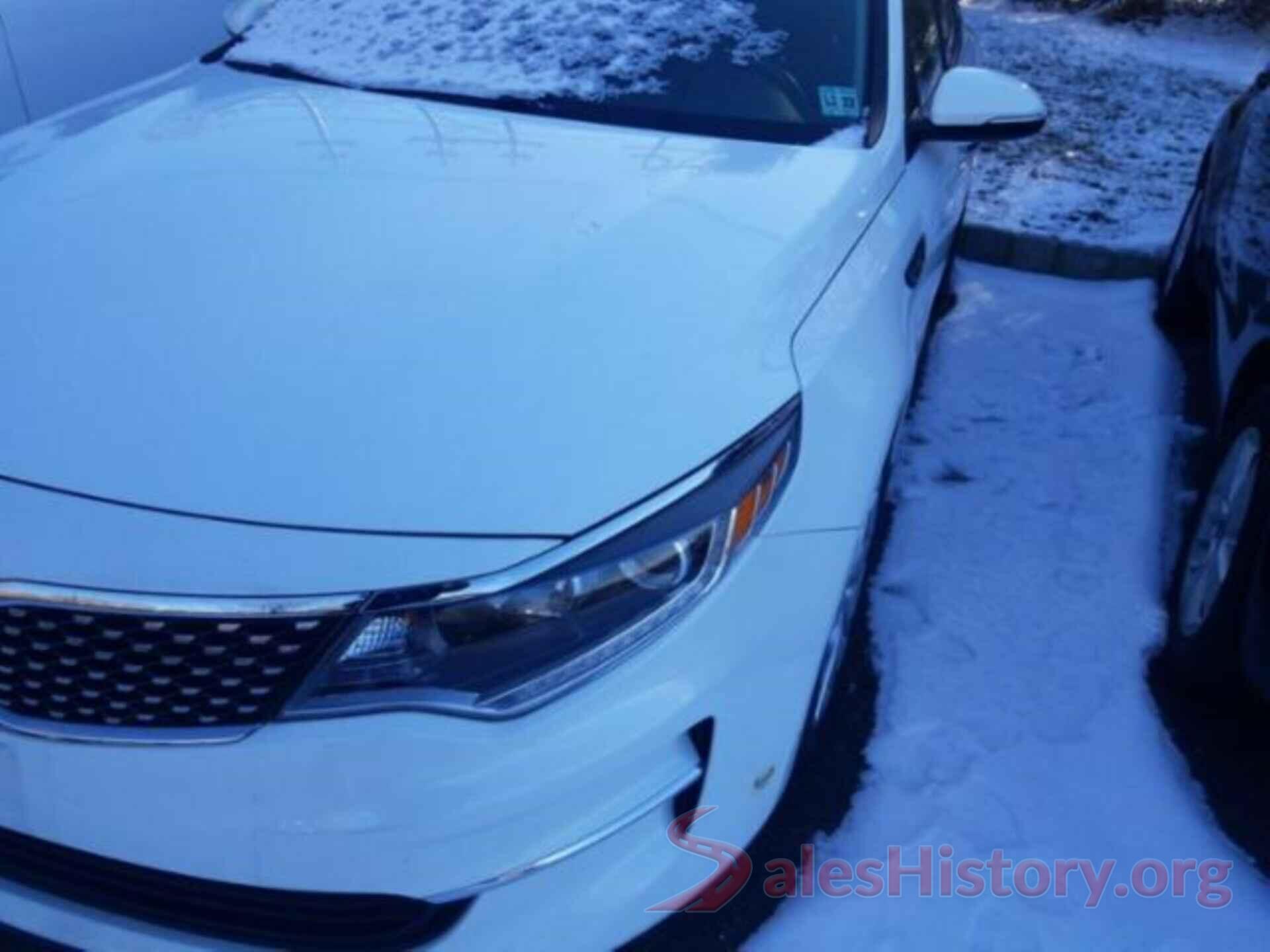 5XXGU4L32JG225424 2018 KIA OPTIMA