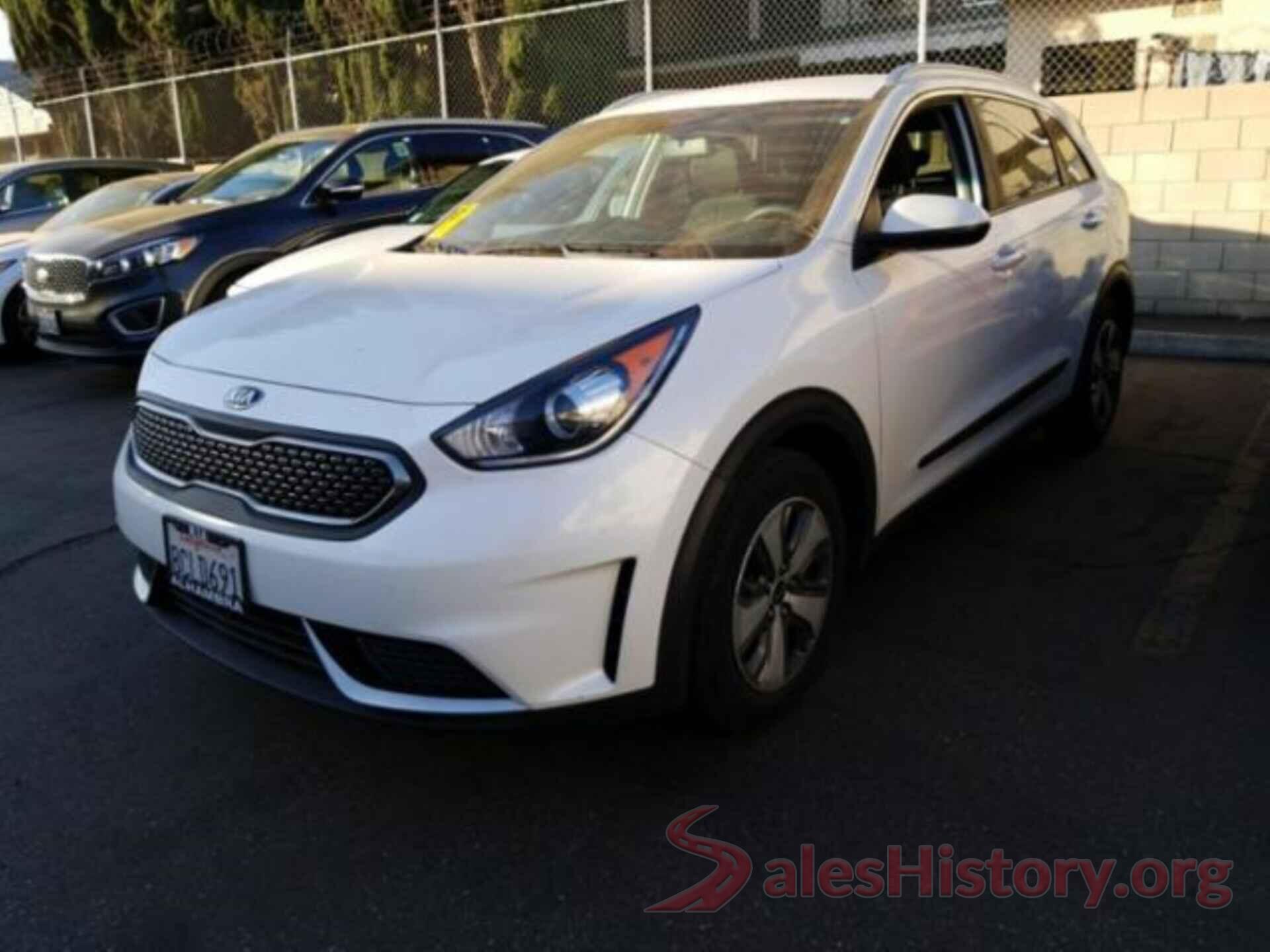 KNDCB3LCXJ5155643 2018 KIA NIRO