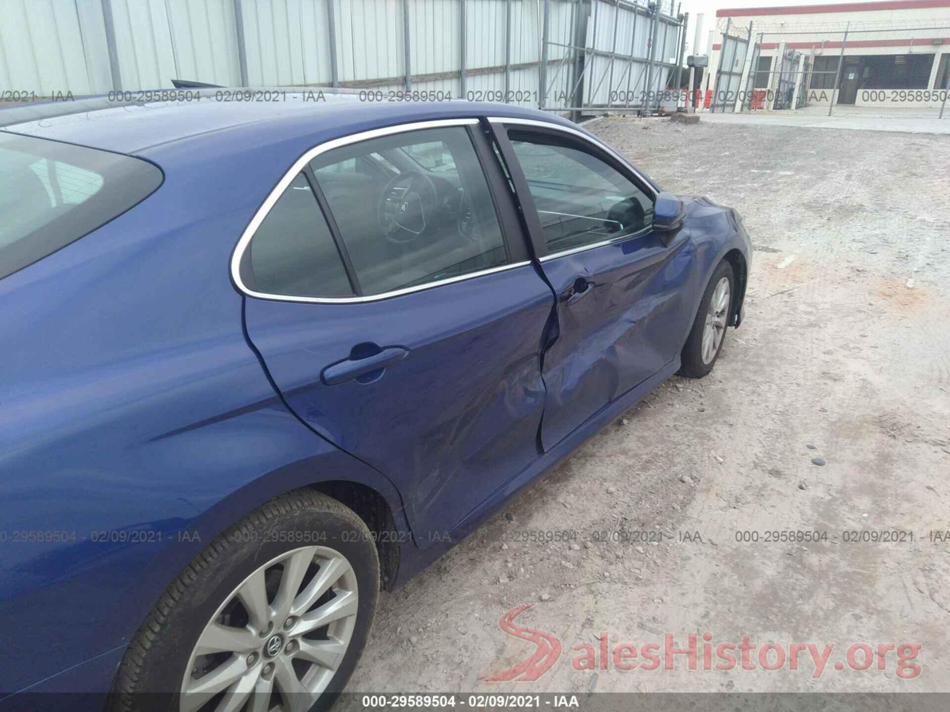 4T1B11HK0JU597027 2018 TOYOTA CAMRY