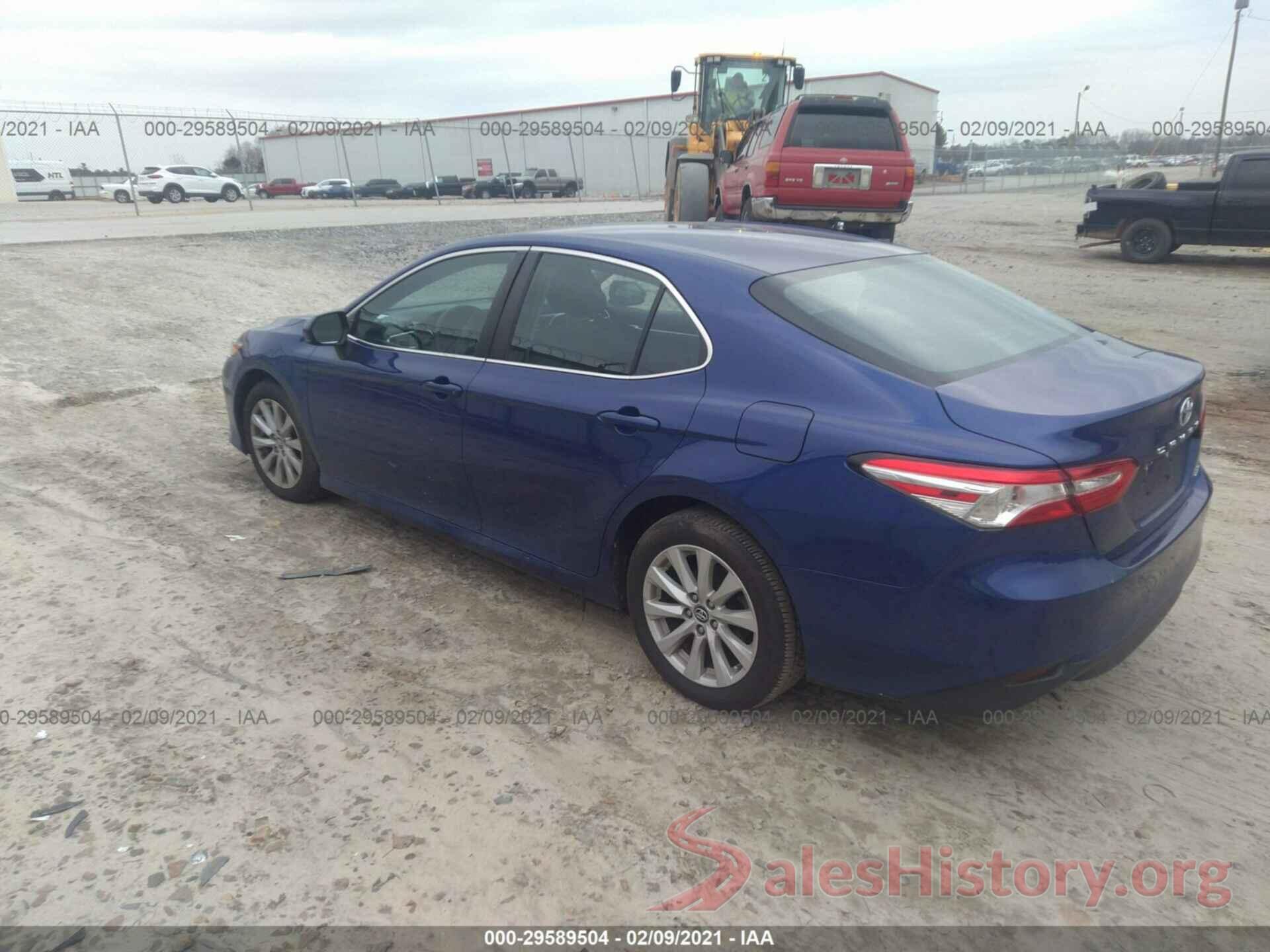 4T1B11HK0JU597027 2018 TOYOTA CAMRY