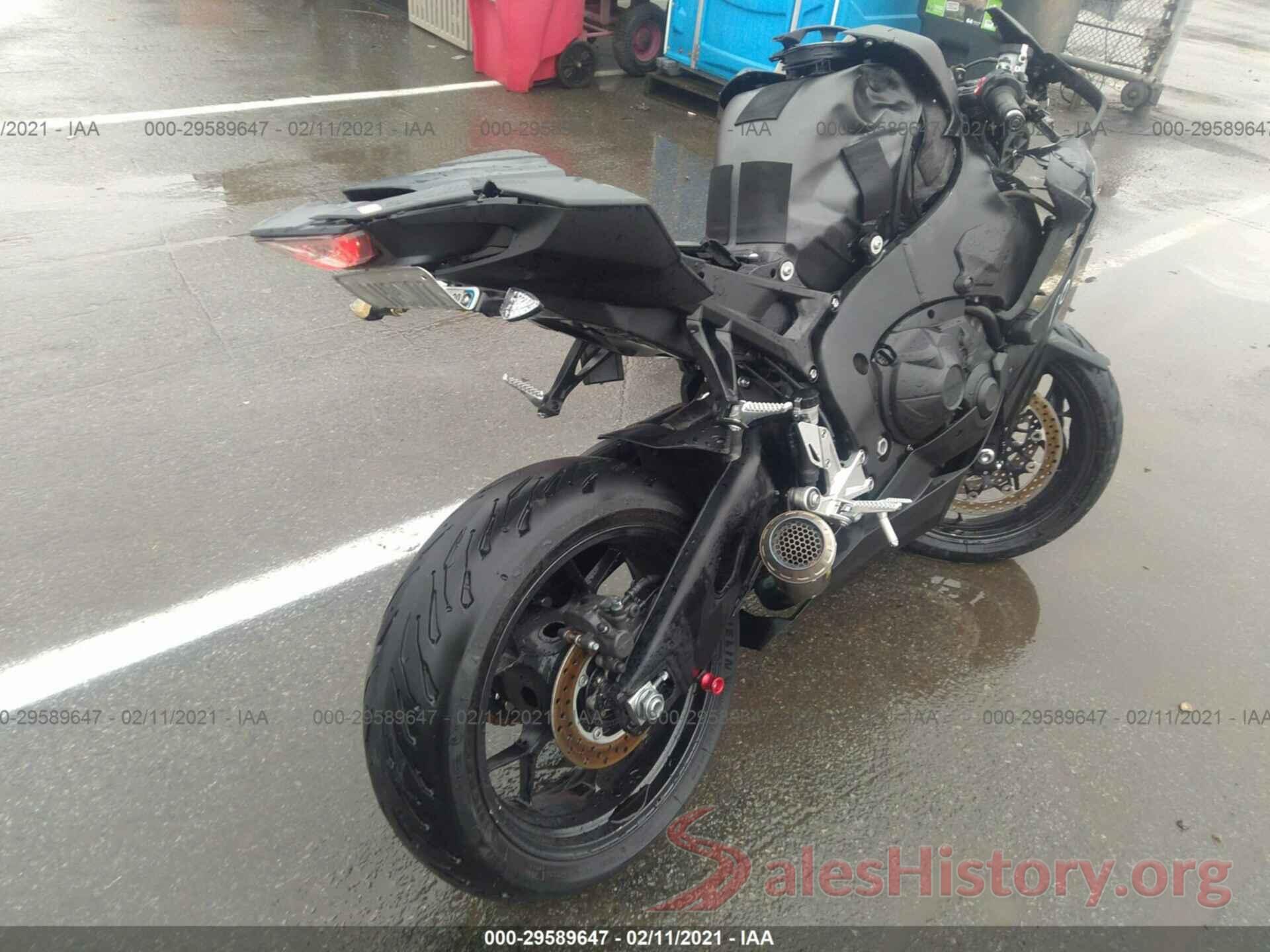 JH2SC7718JK100111 2018 HONDA CBR1000