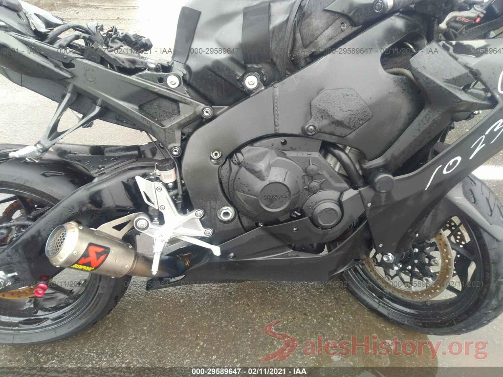 JH2SC7718JK100111 2018 HONDA CBR1000