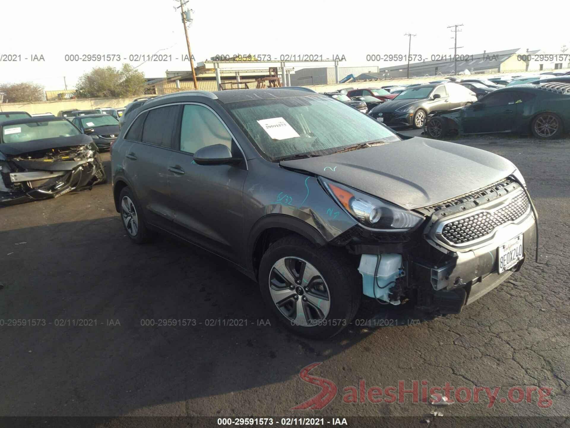 KNDCB3LC7J5177308 2018 KIA NIRO