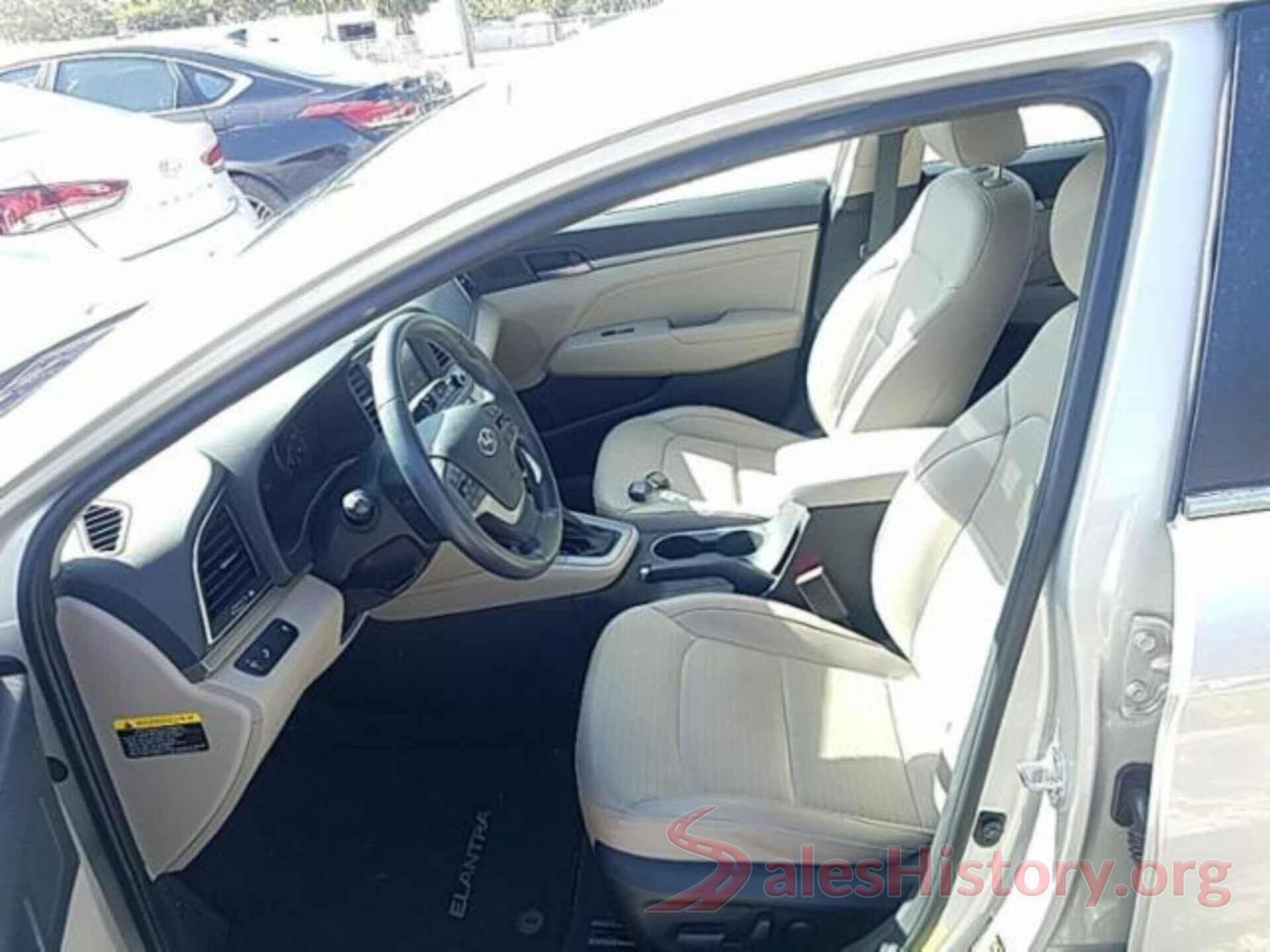 5NPD84LF5JH218411 2018 HYUNDAI ELANTRA