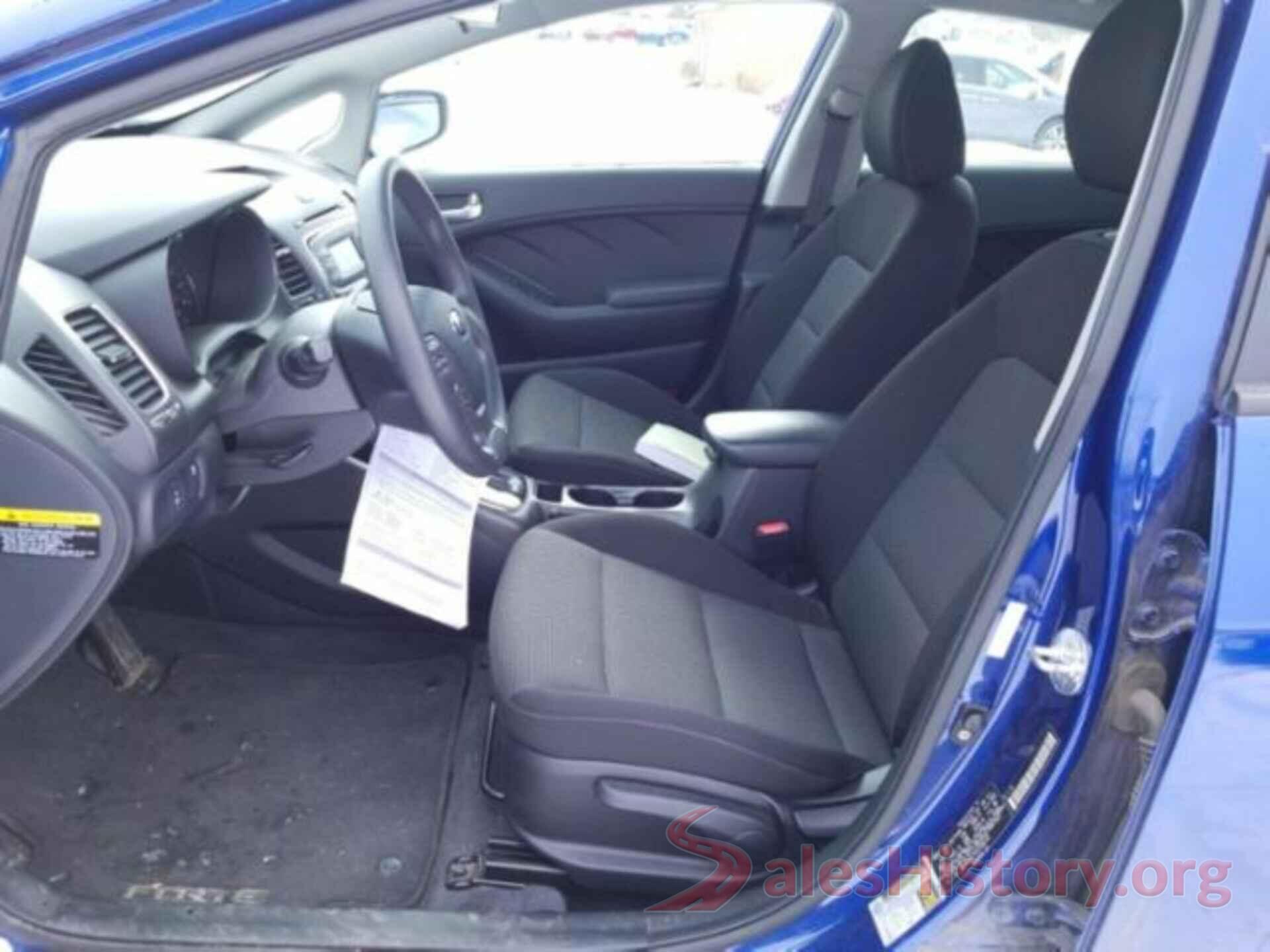 3KPFK4A75JE168278 2018 KIA FORTE