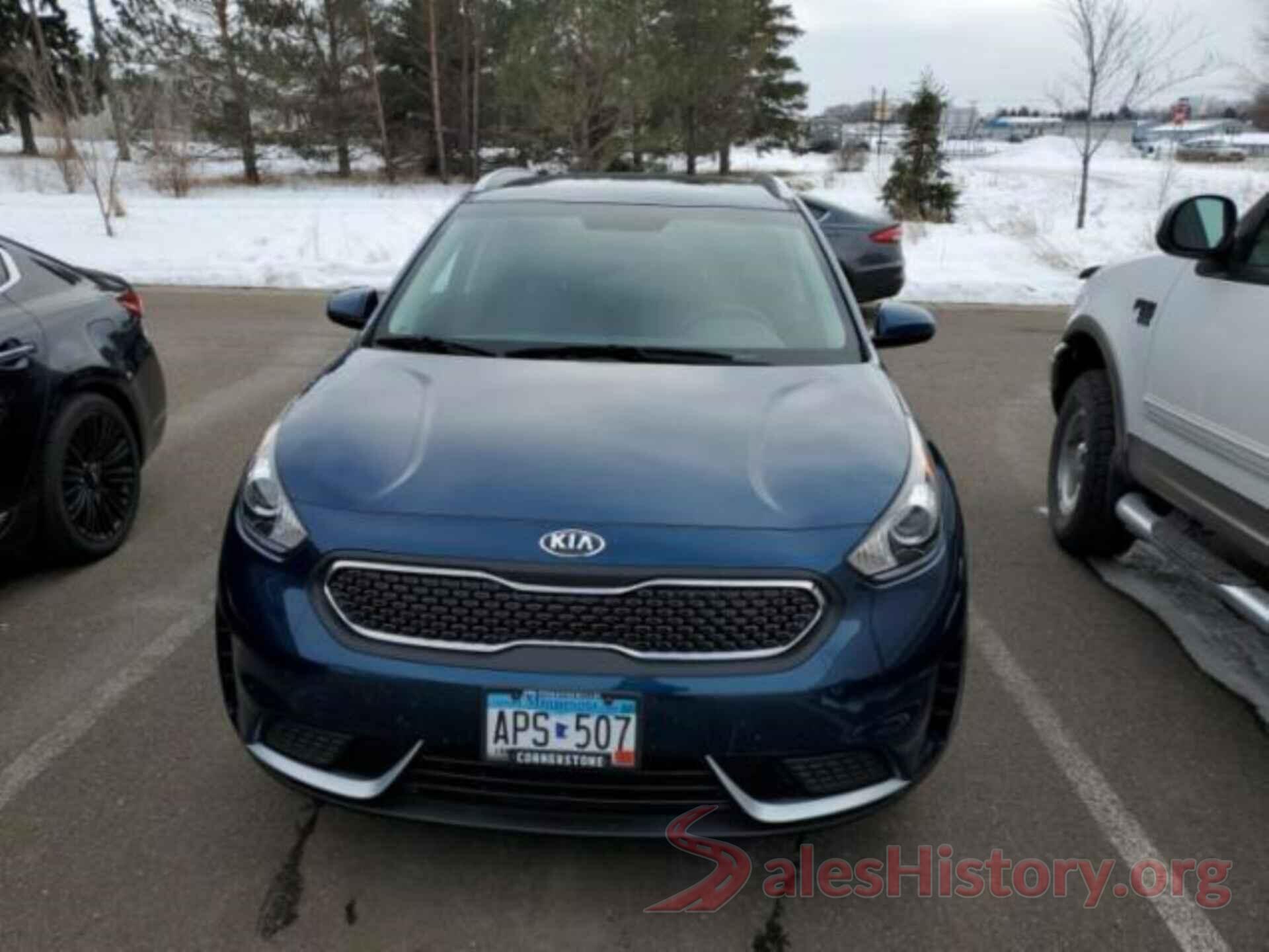 KNDCB3LC6J5138922 2018 KIA NIRO