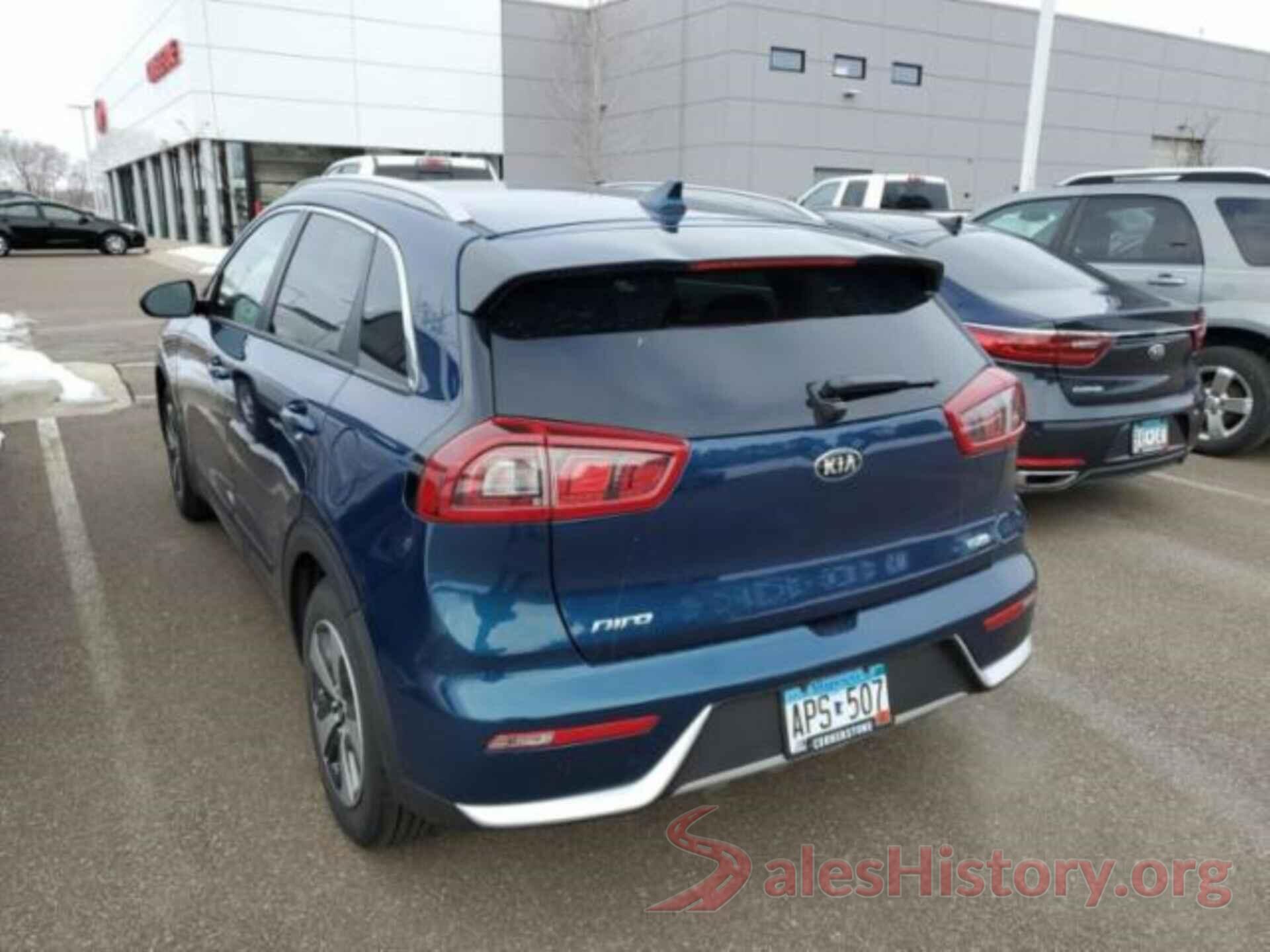 KNDCB3LC6J5138922 2018 KIA NIRO