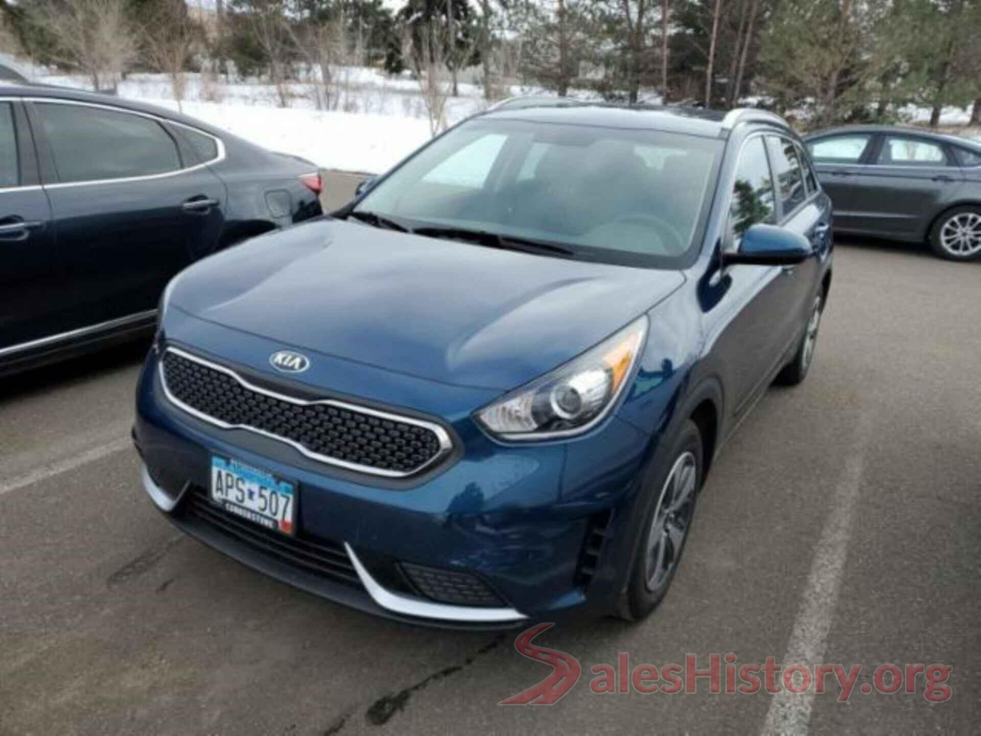 KNDCB3LC6J5138922 2018 KIA NIRO