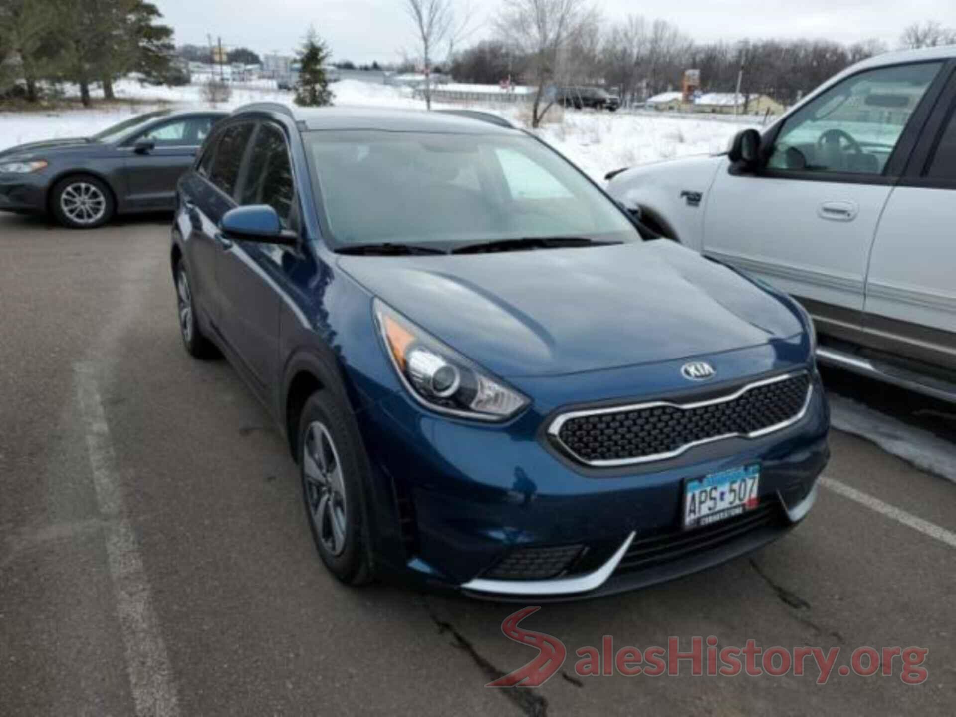 KNDCB3LC6J5138922 2018 KIA NIRO