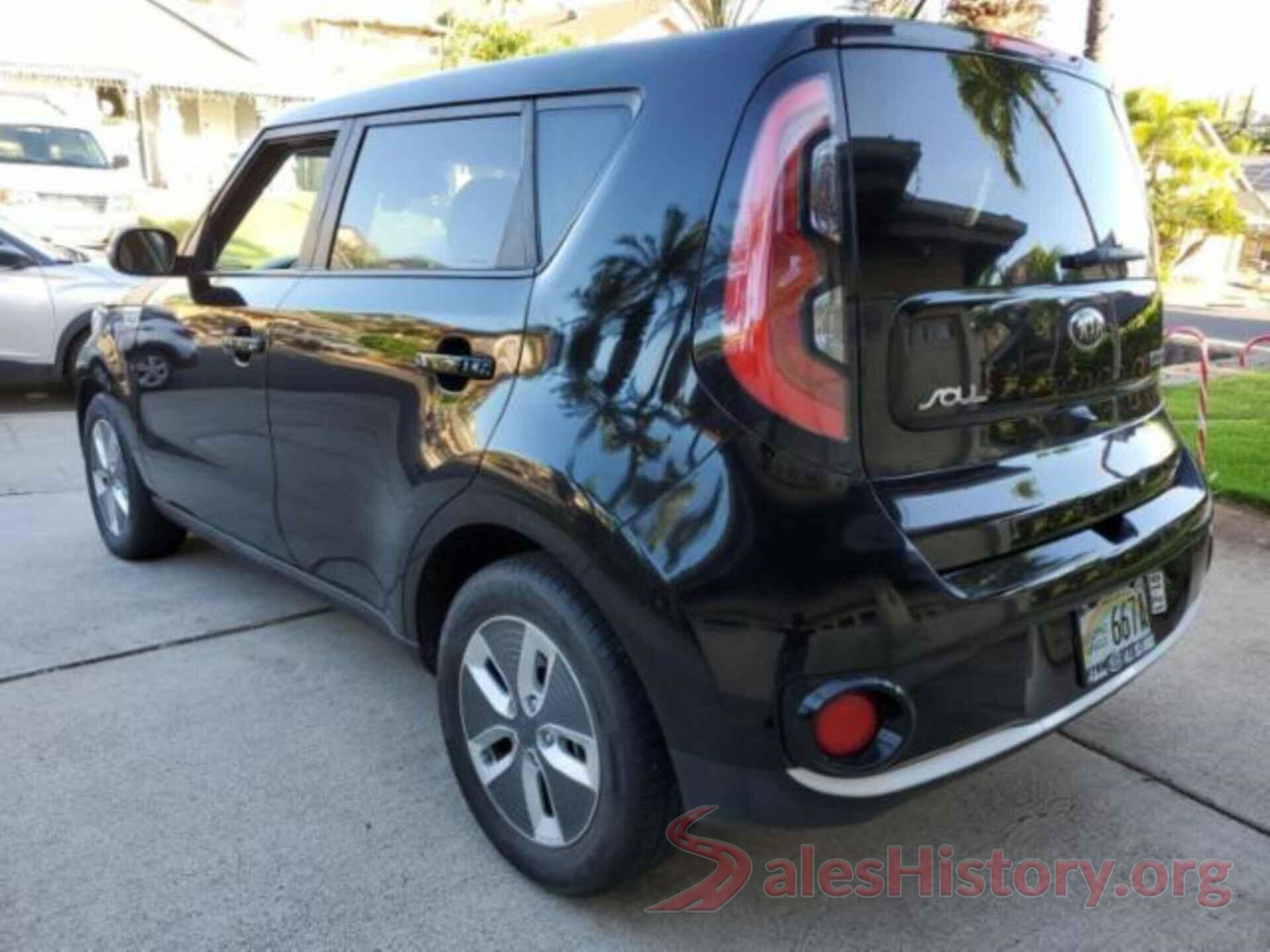 KNDJP3AEXH7019637 2017 KIA SOUL EV