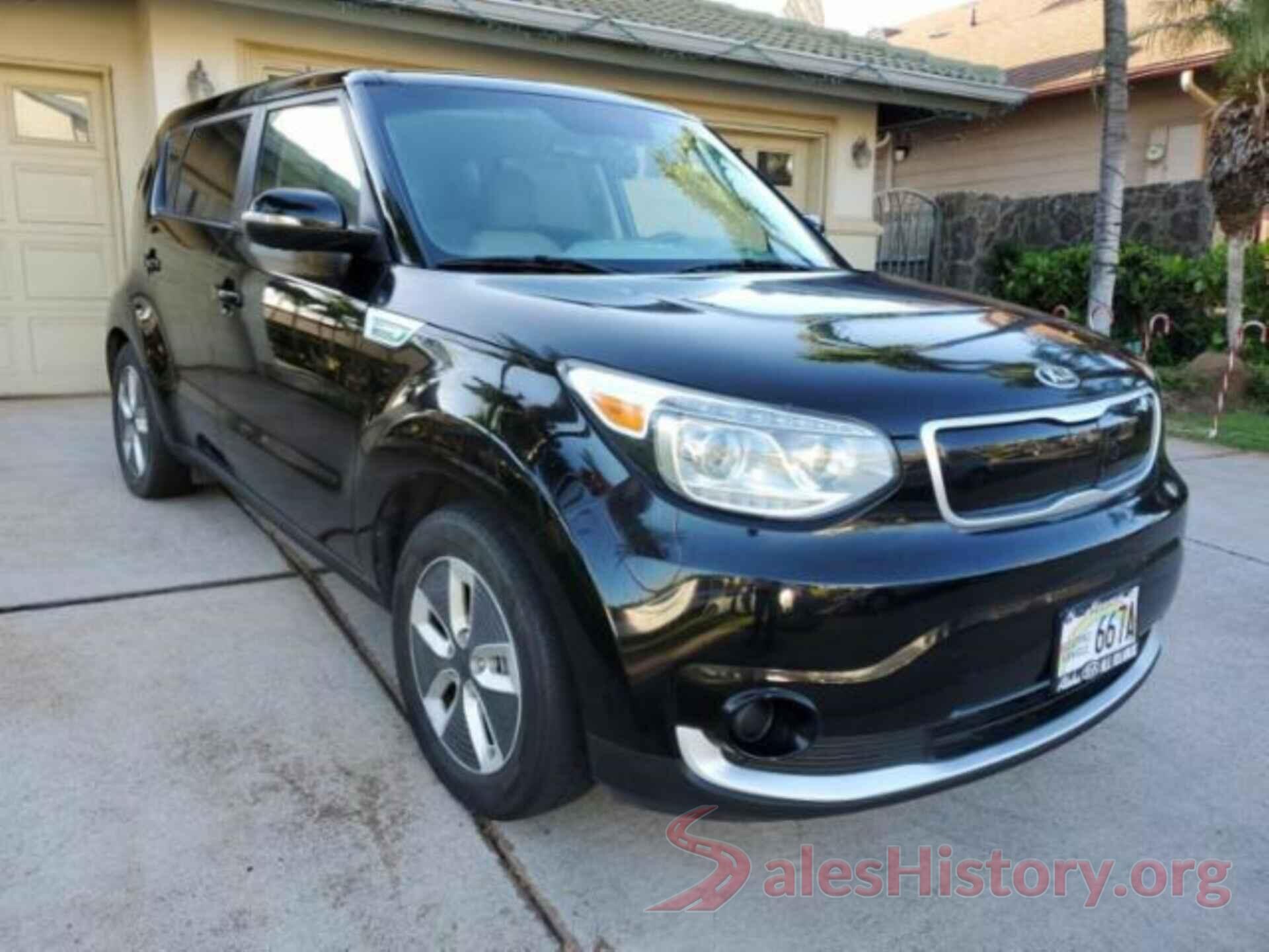 KNDJP3AEXH7019637 2017 KIA SOUL EV