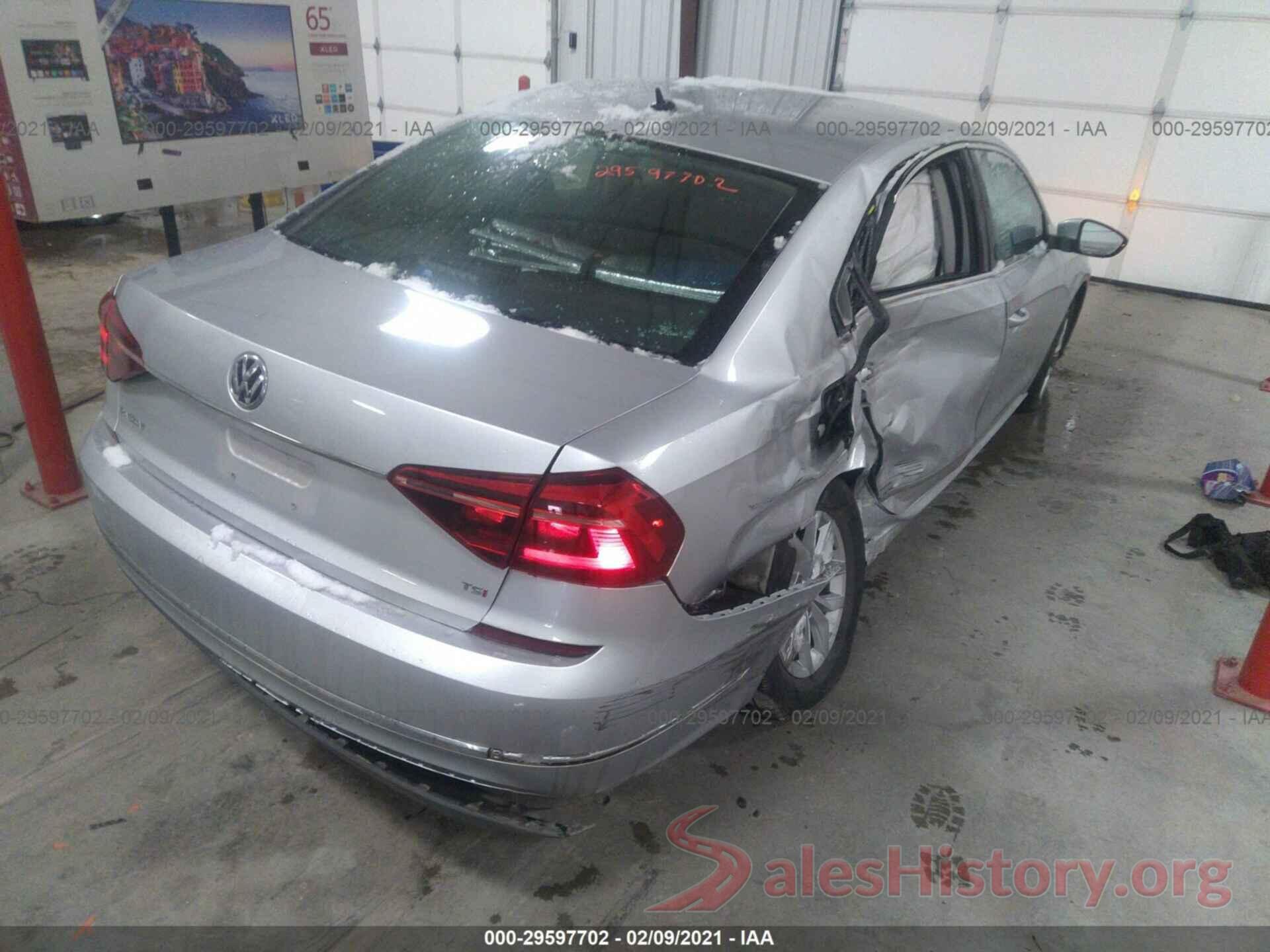 1VWAT7A3XHC012001 2017 VOLKSWAGEN PASSAT