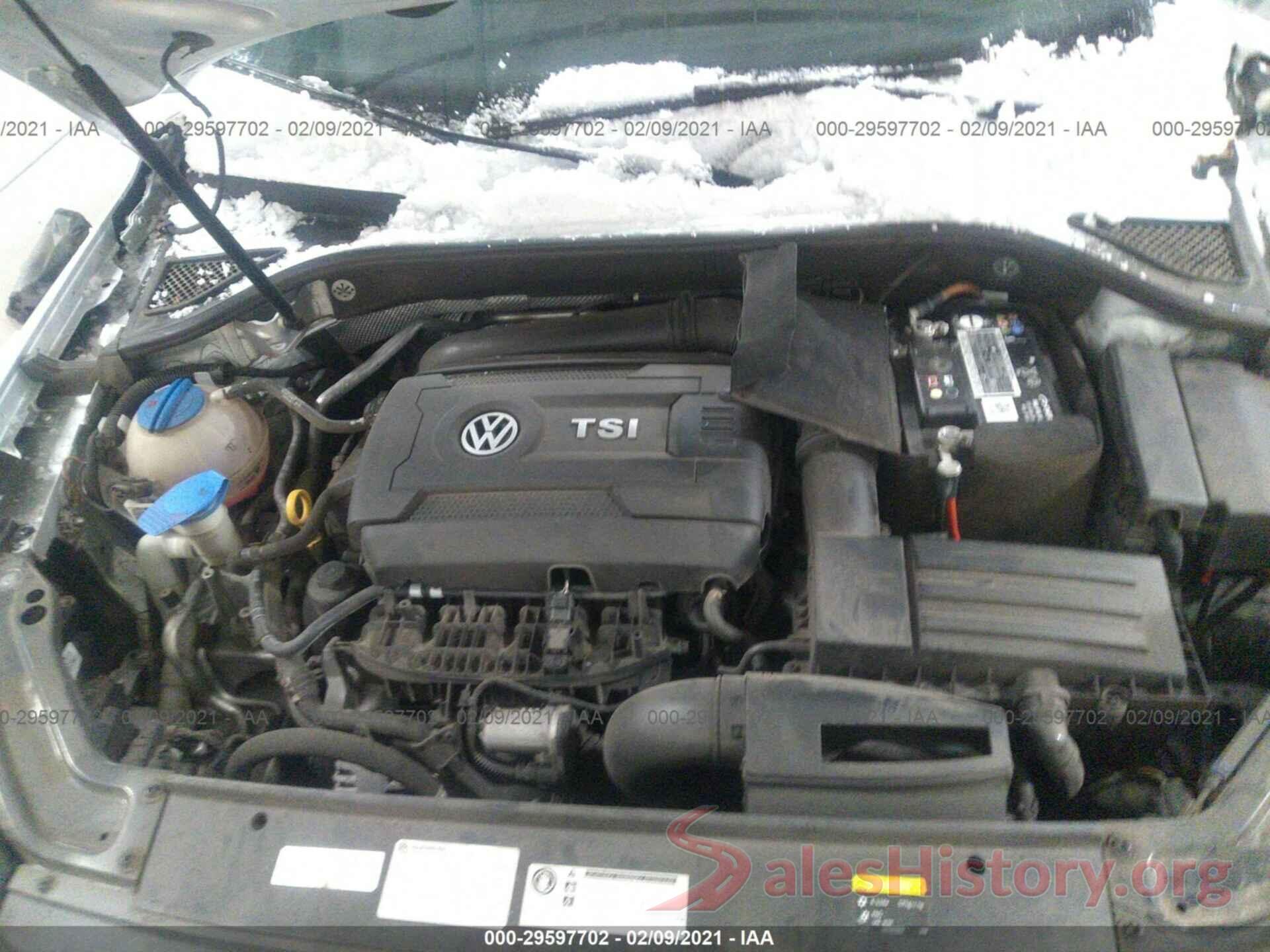 1VWAT7A3XHC012001 2017 VOLKSWAGEN PASSAT