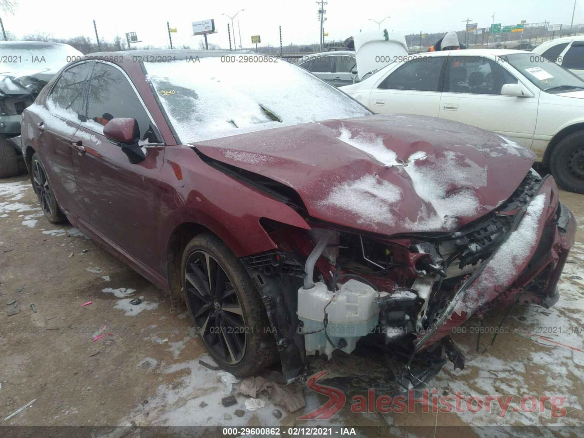 4T1B61HK9JU669943 2018 TOYOTA CAMRY