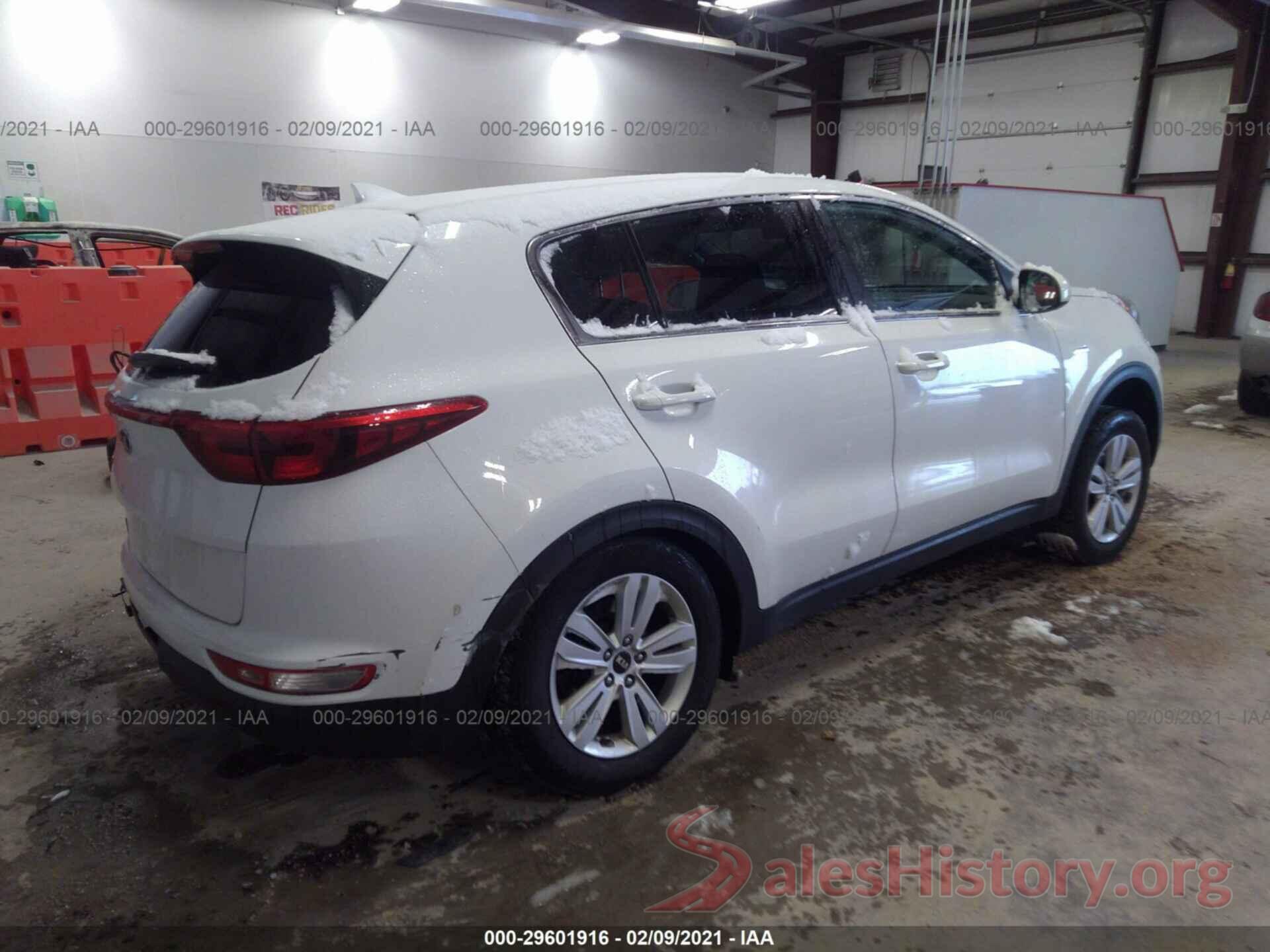 KNDPMCAC0H7162677 2017 KIA SPORTAGE