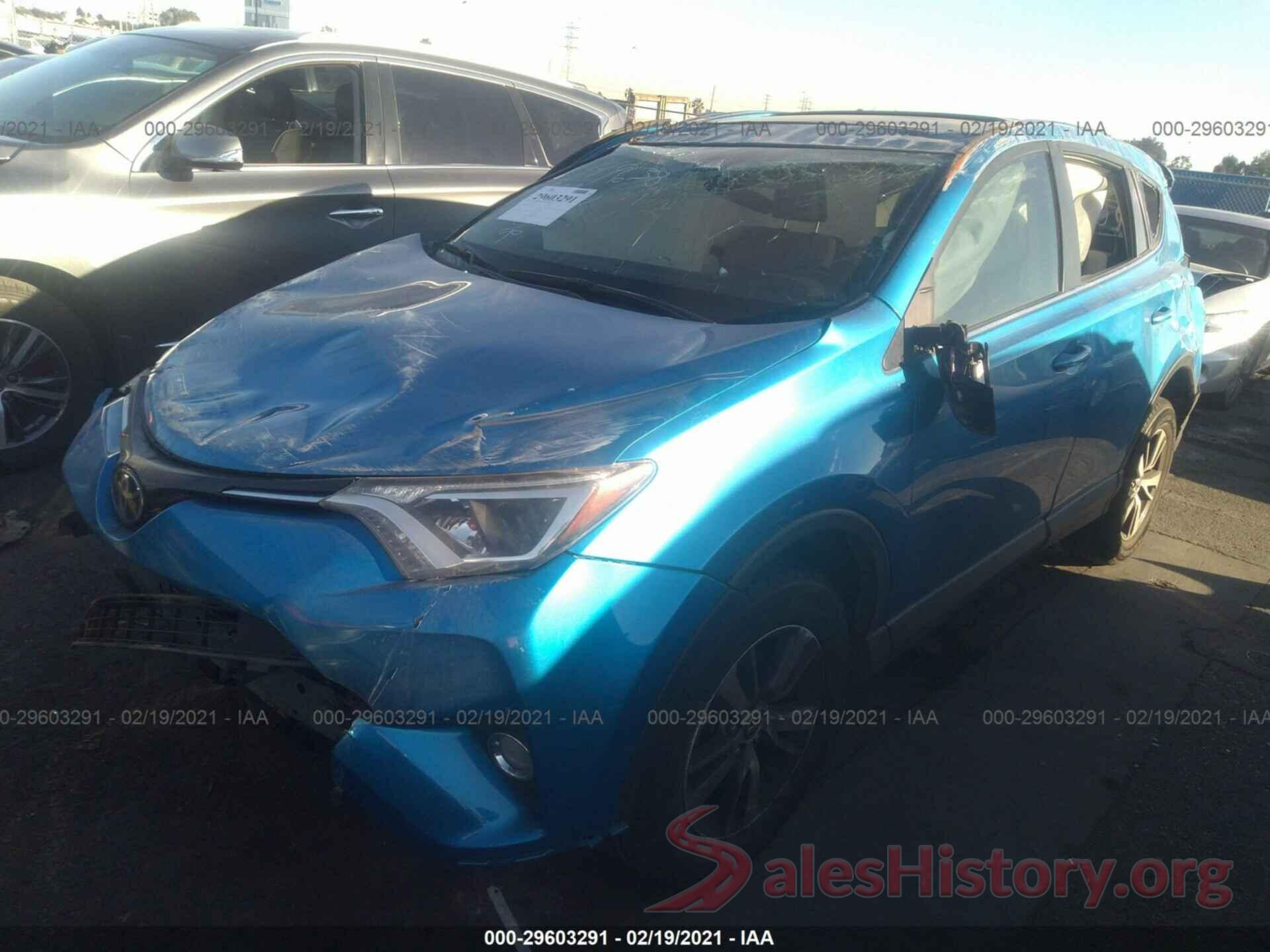 JTMWFREV1JJ738077 2018 TOYOTA RAV4