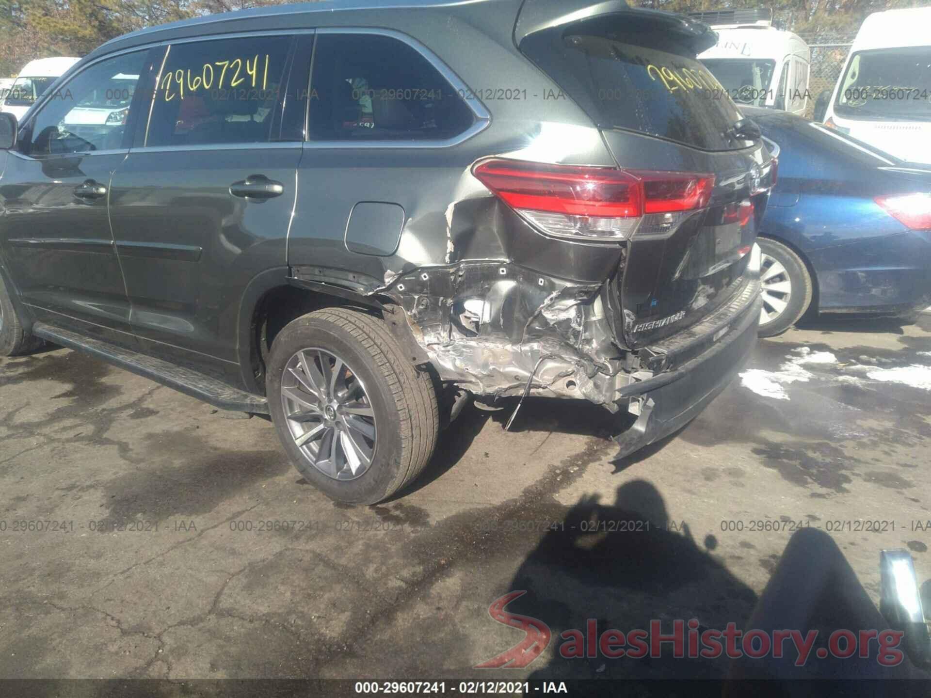 5TDJZRFH8JS875725 2018 TOYOTA HIGHLANDER