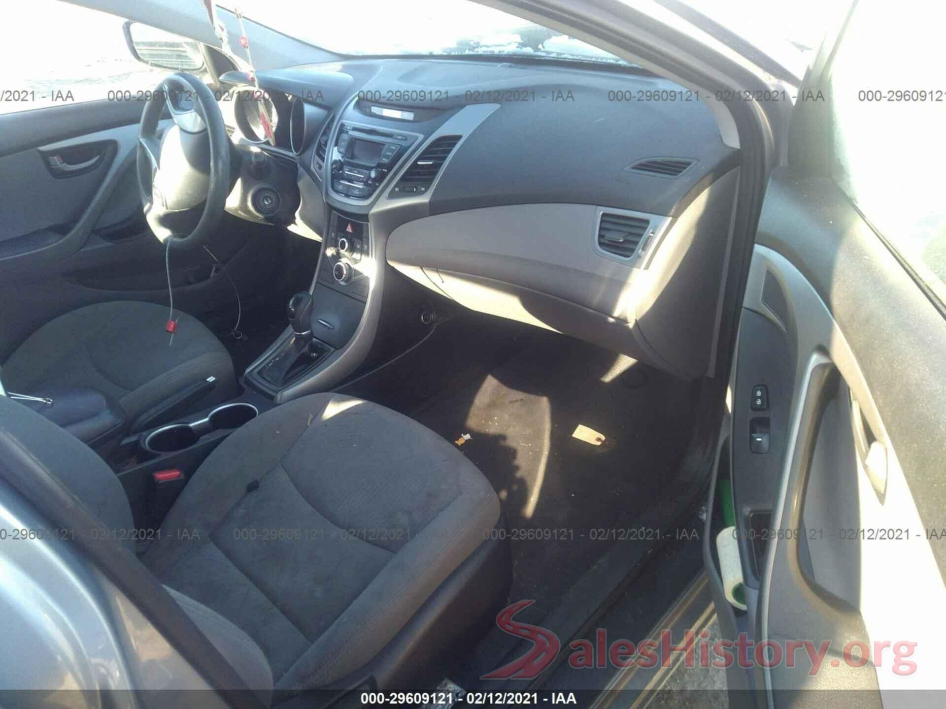 5NPDH4AE8GH727637 2016 HYUNDAI ELANTRA