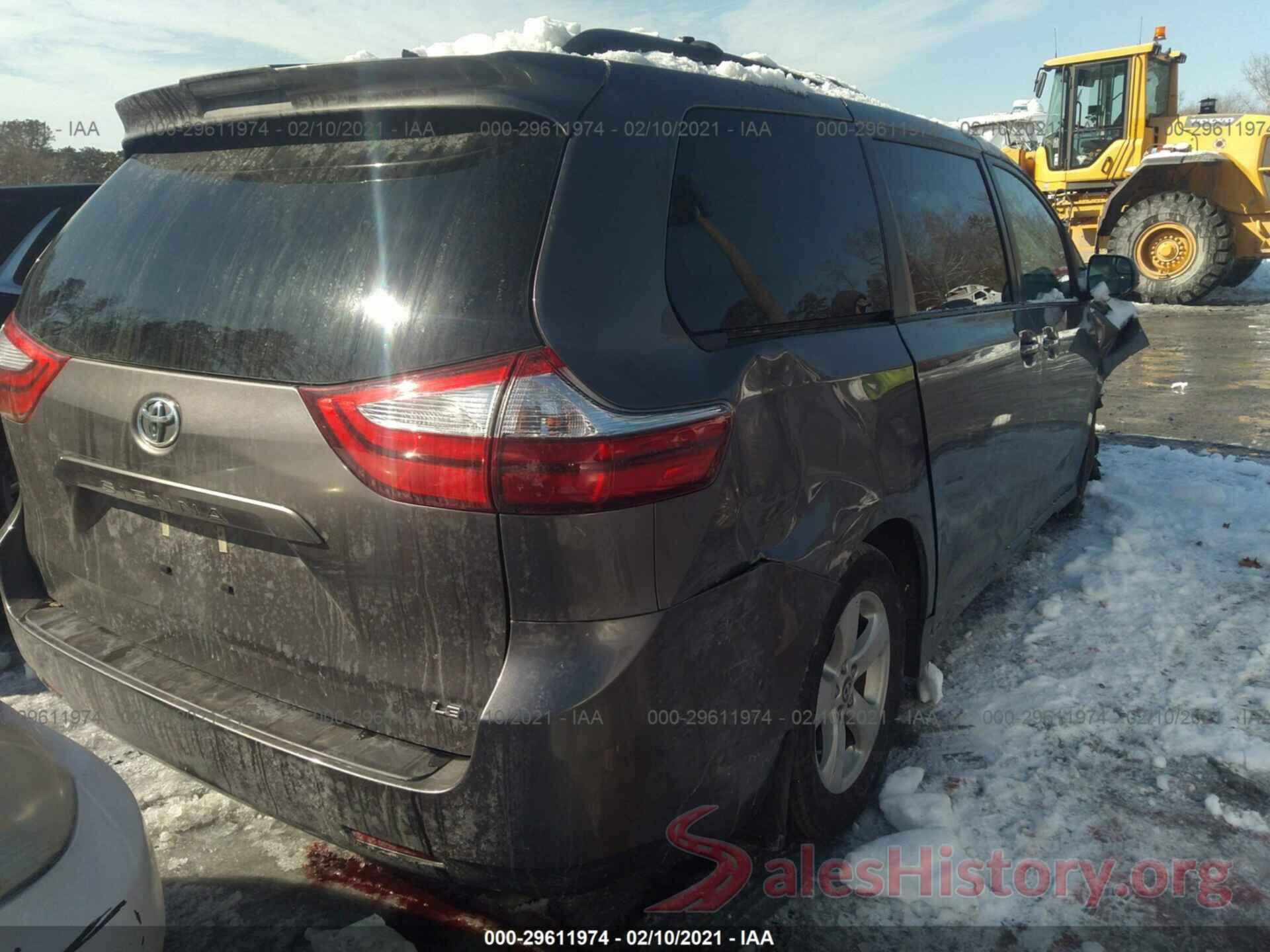 5TDKZ3DC0KS995786 2019 TOYOTA SIENNA