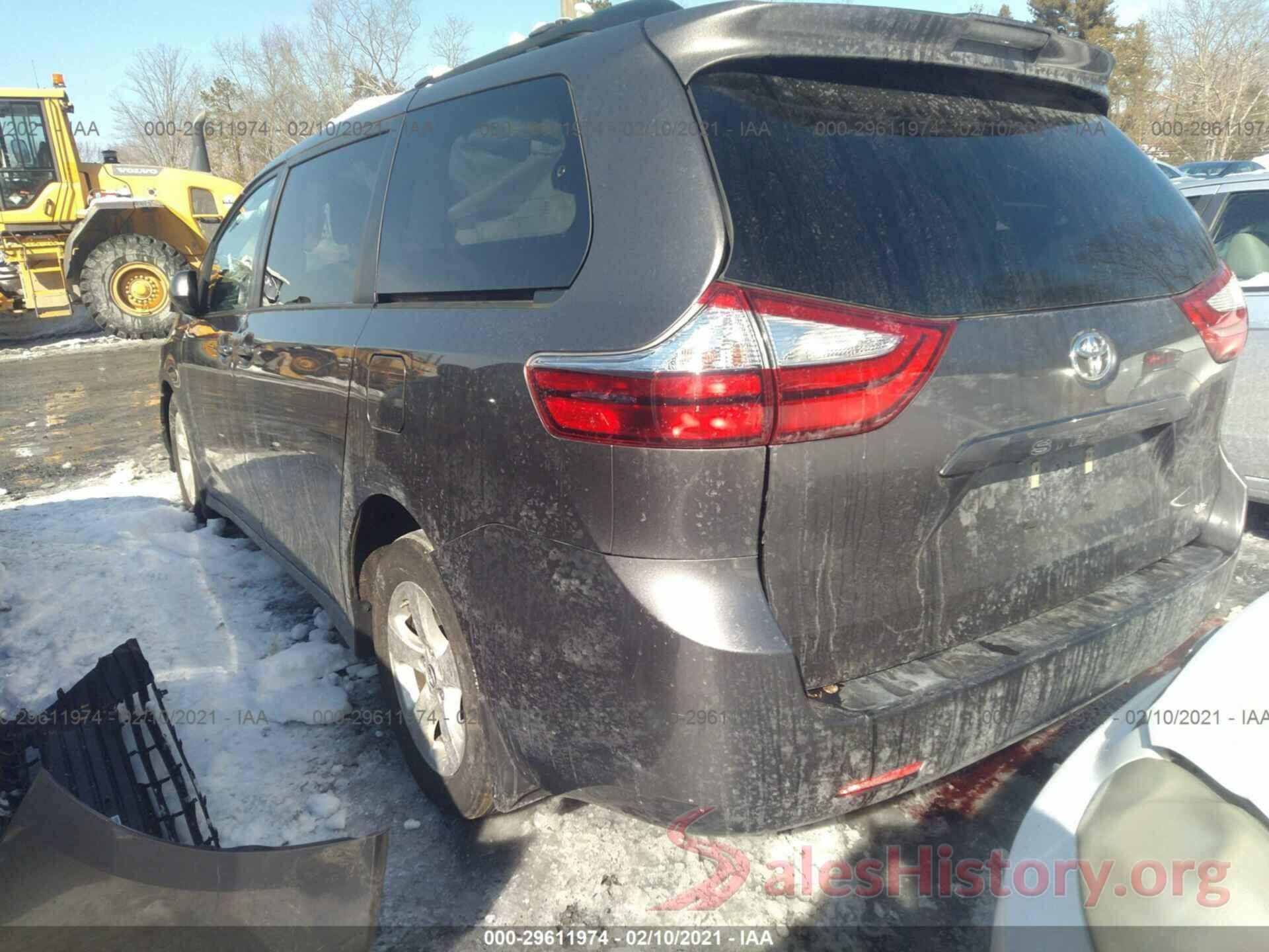 5TDKZ3DC0KS995786 2019 TOYOTA SIENNA