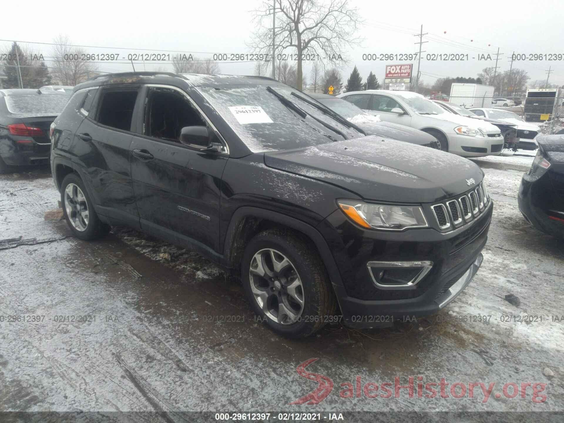 3C4NJDCB9JT259484 2018 JEEP COMPASS