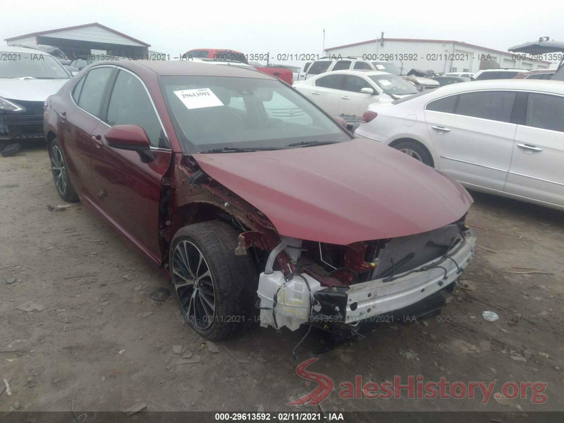 4T1B11HK1JU518898 2018 TOYOTA CAMRY