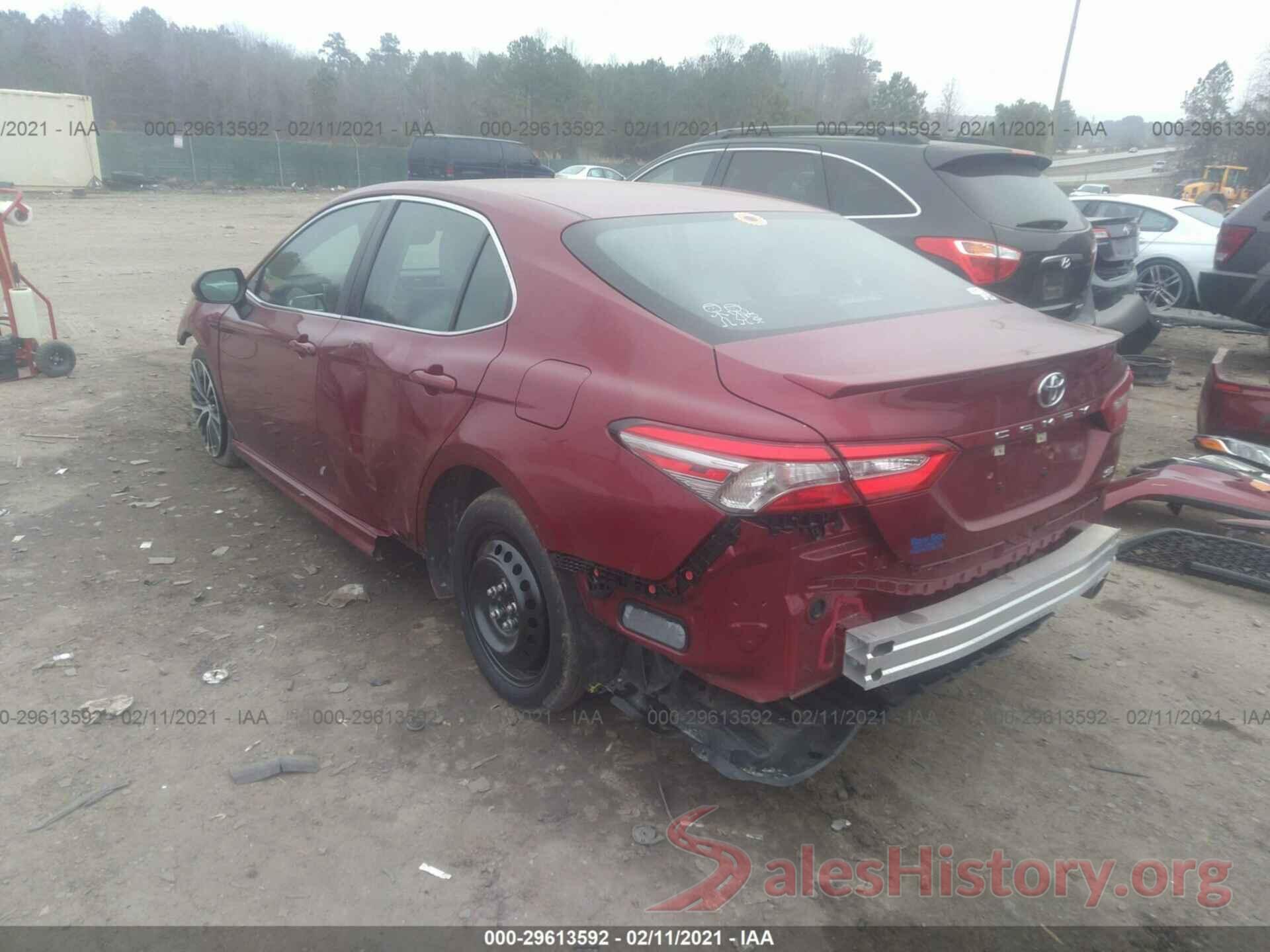 4T1B11HK1JU518898 2018 TOYOTA CAMRY