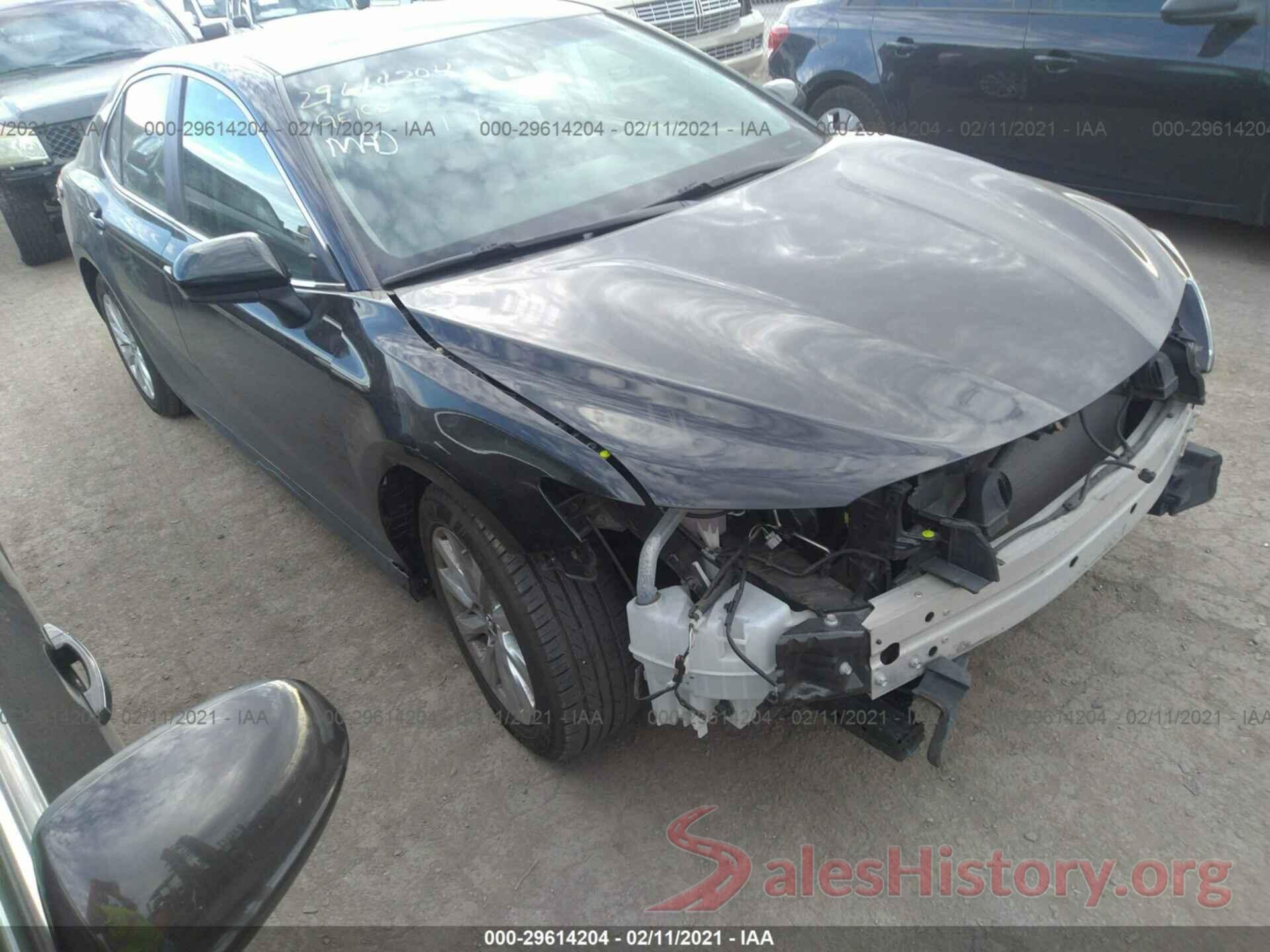 4T1B11HK2JU003246 2018 TOYOTA CAMRY