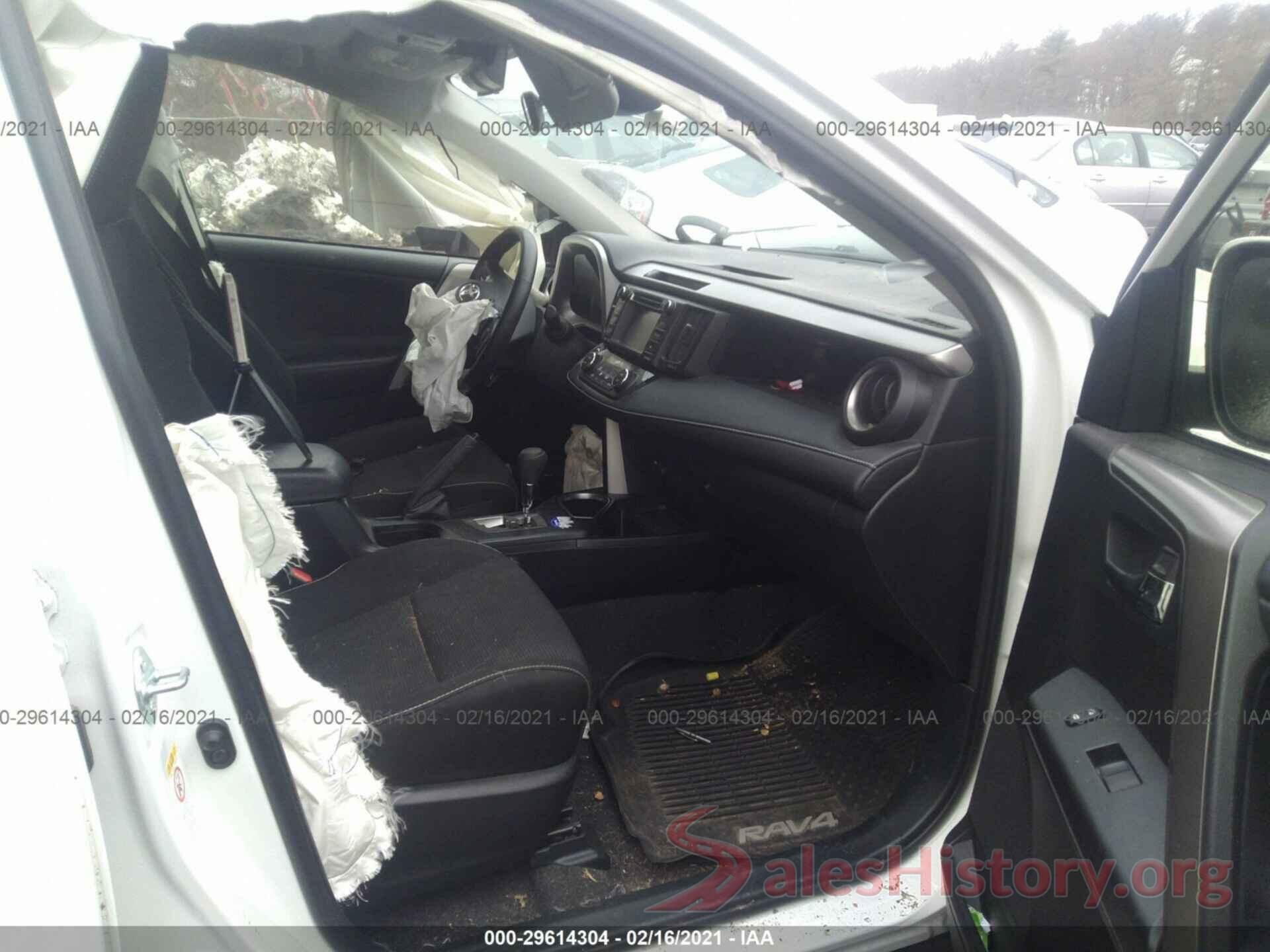 JTMRFREV8JJ185568 2018 TOYOTA RAV4