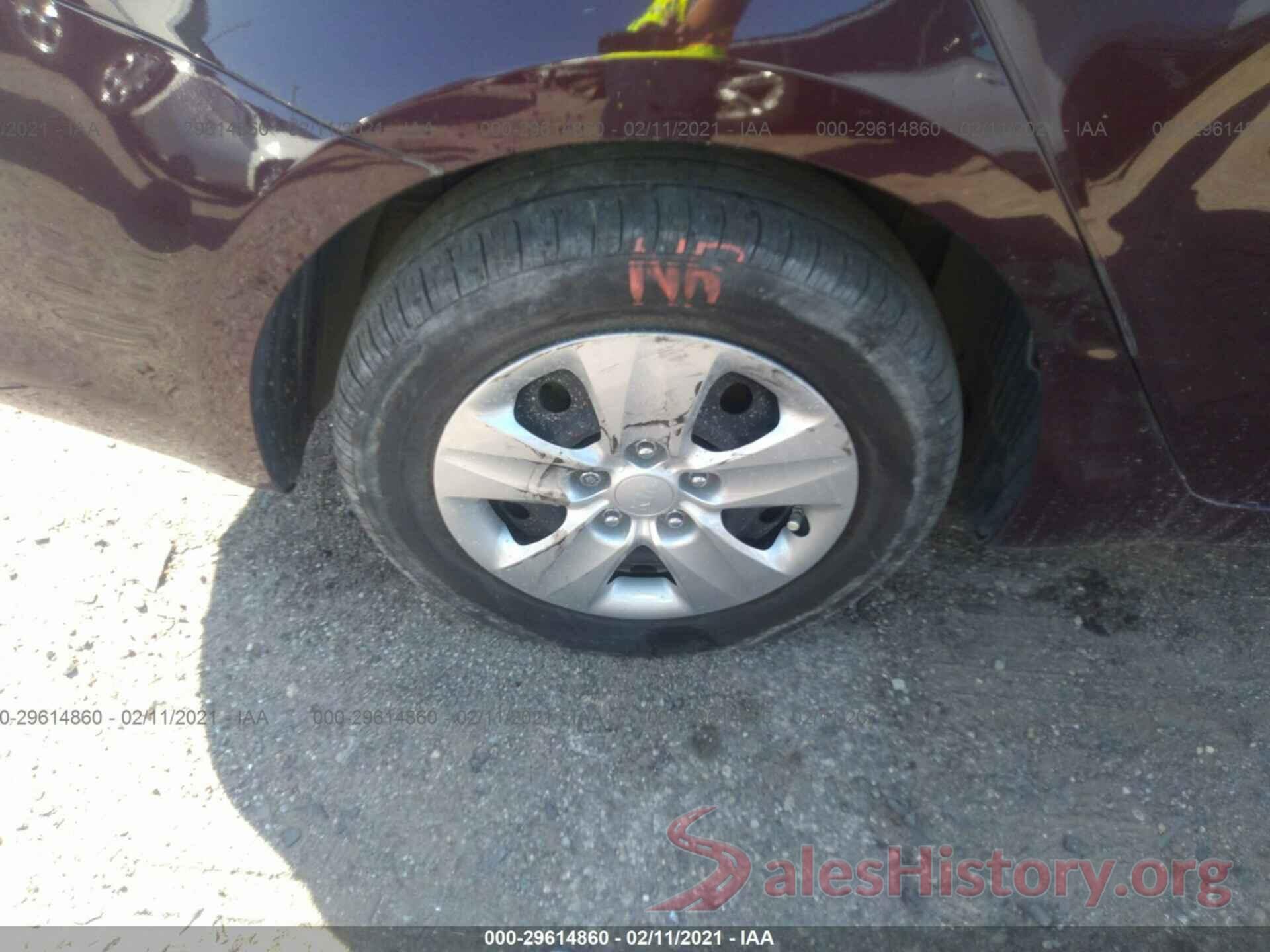 3KPFK4A7XJE206605 2018 KIA FORTE