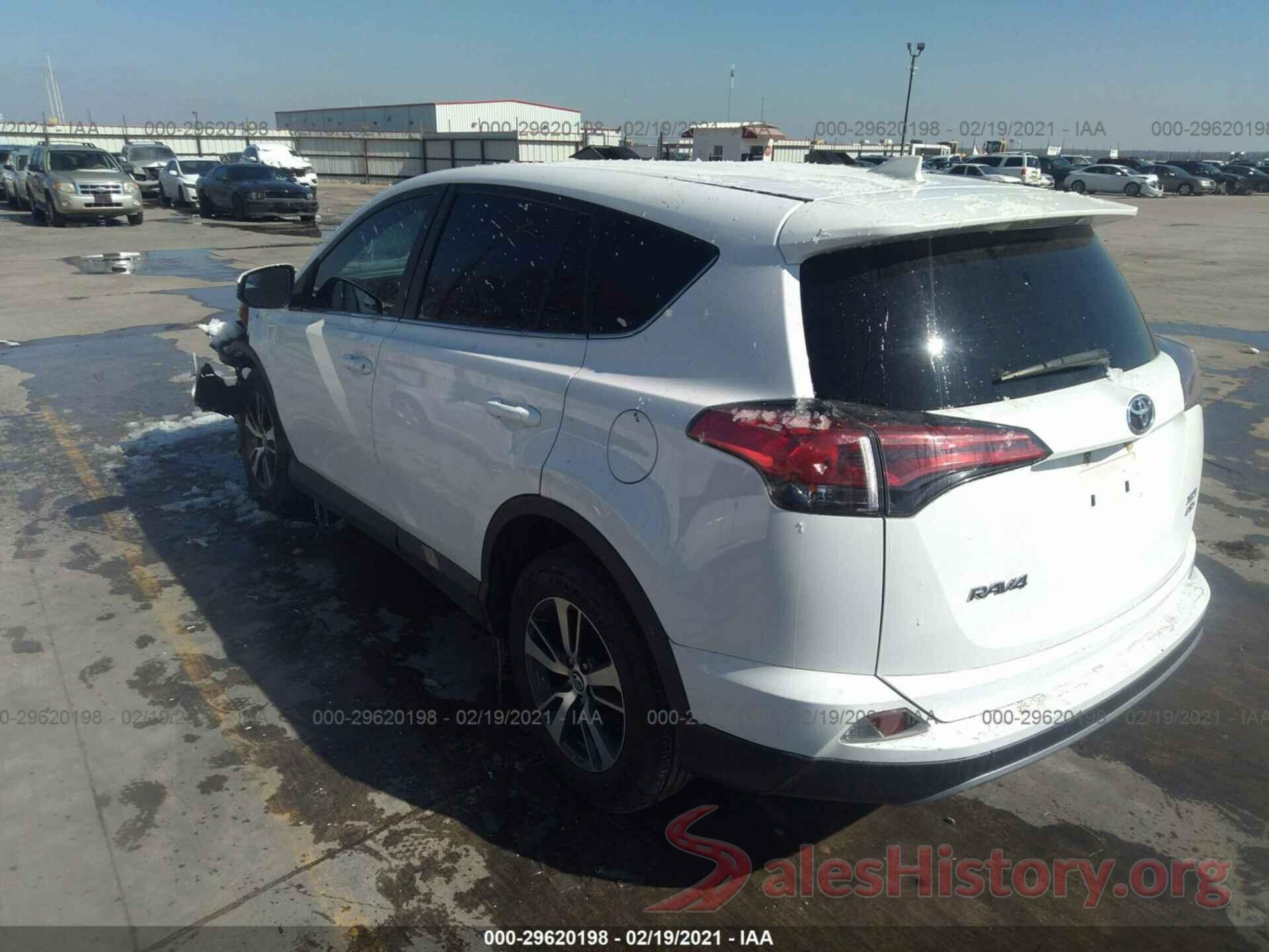 2T3RFREV5JW802863 2018 TOYOTA RAV4