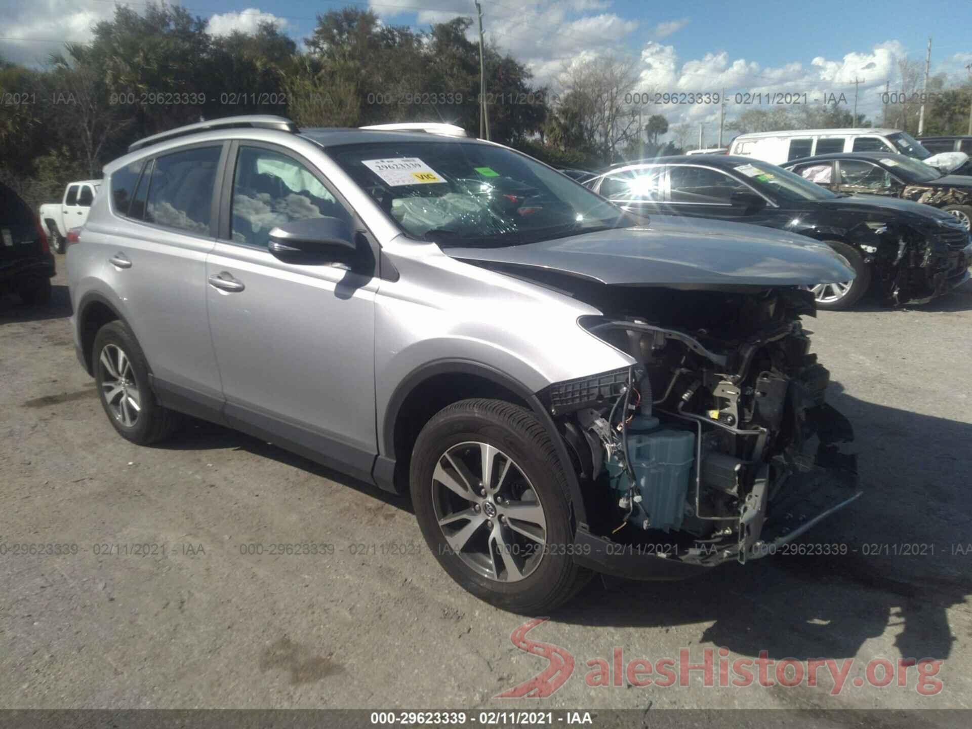 2T3WFREV8JW412438 2018 TOYOTA RAV4