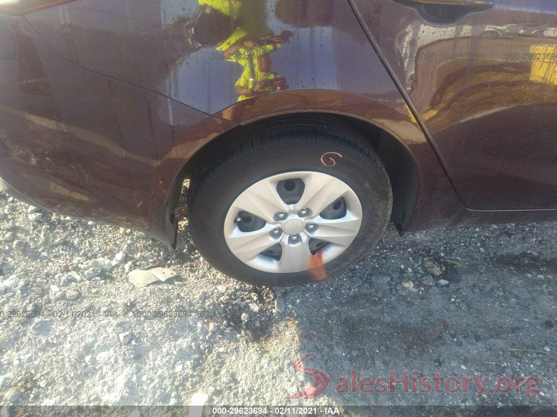 3KPFK4A73HE159105 2017 KIA FORTE