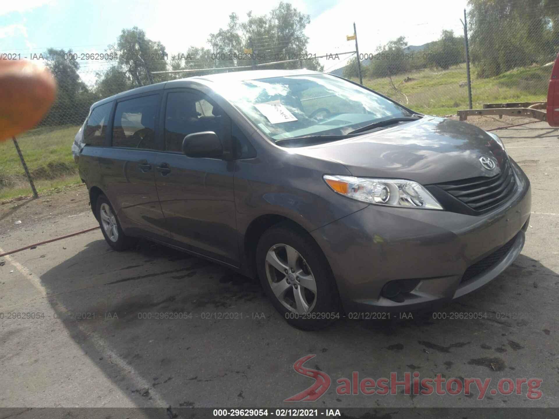 5TDZZ3DC6HS861744 2017 TOYOTA SIENNA