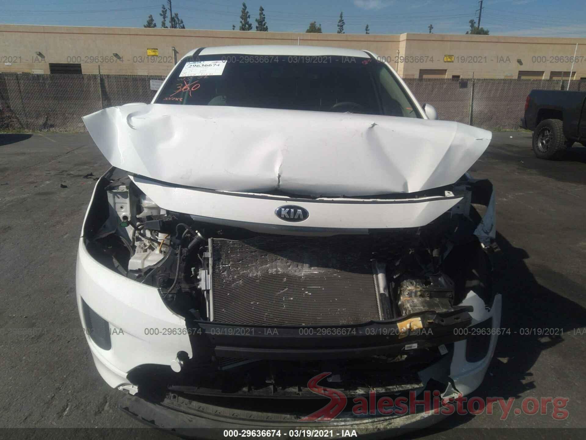 KNDMA5C18H6272580 2017 KIA SEDONA