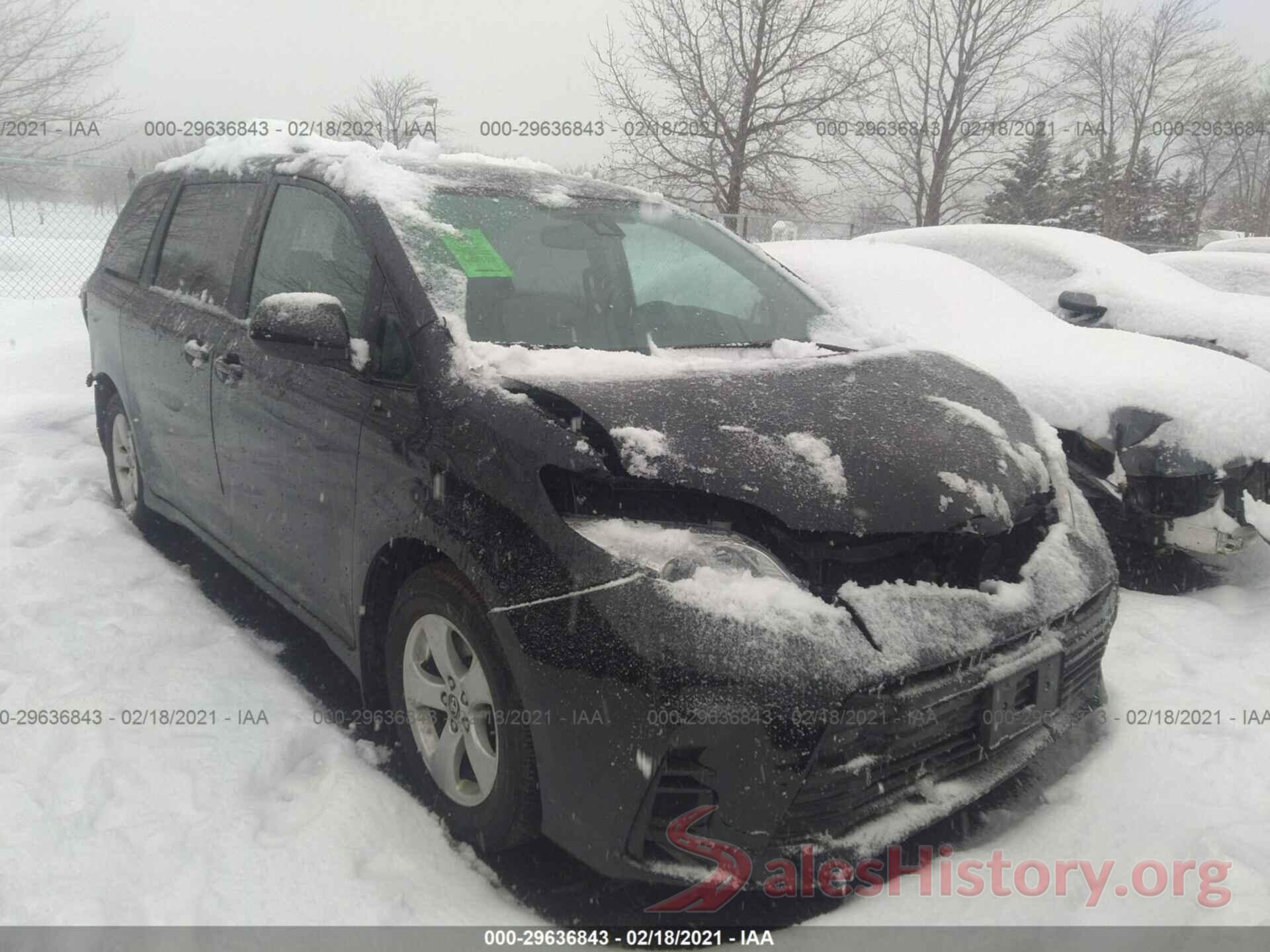 5TDKZ3DC3JS935628 2018 TOYOTA SIENNA