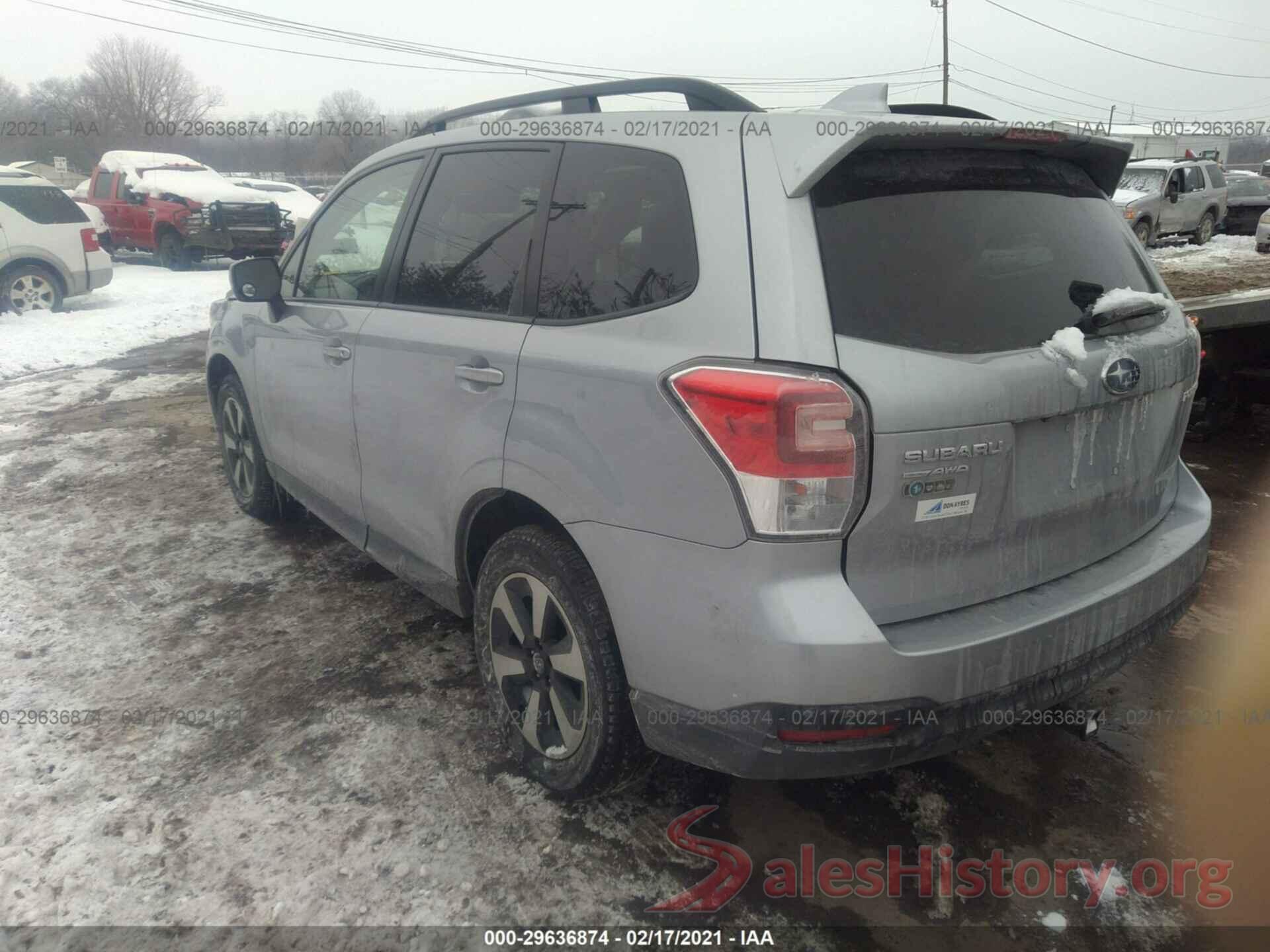 JF2SJAEC3JH400928 2018 SUBARU FORESTER